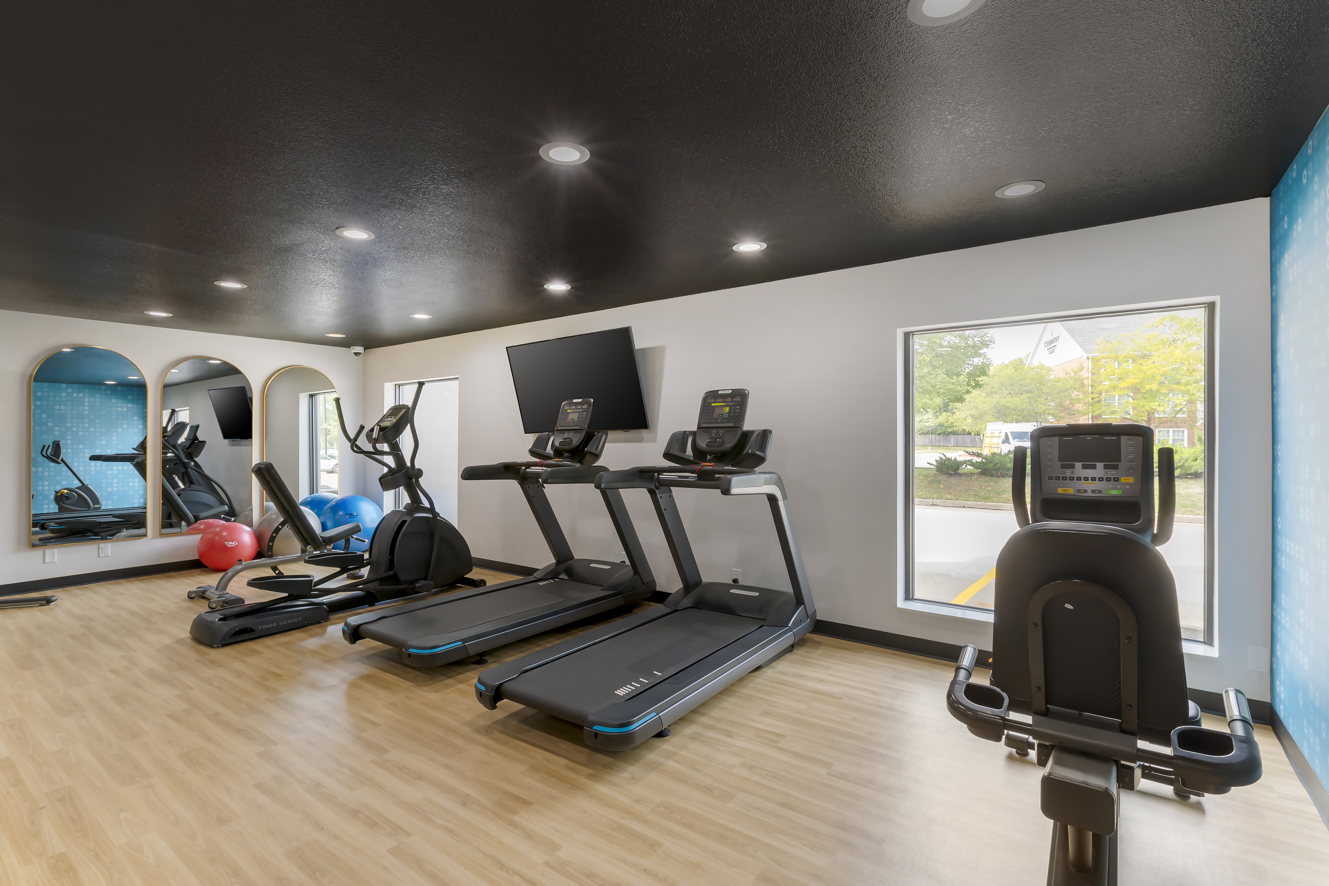 Fitness room at La Quinta Inn & Suites by Wyndham Des Moines West Clive in Clive, Iowa