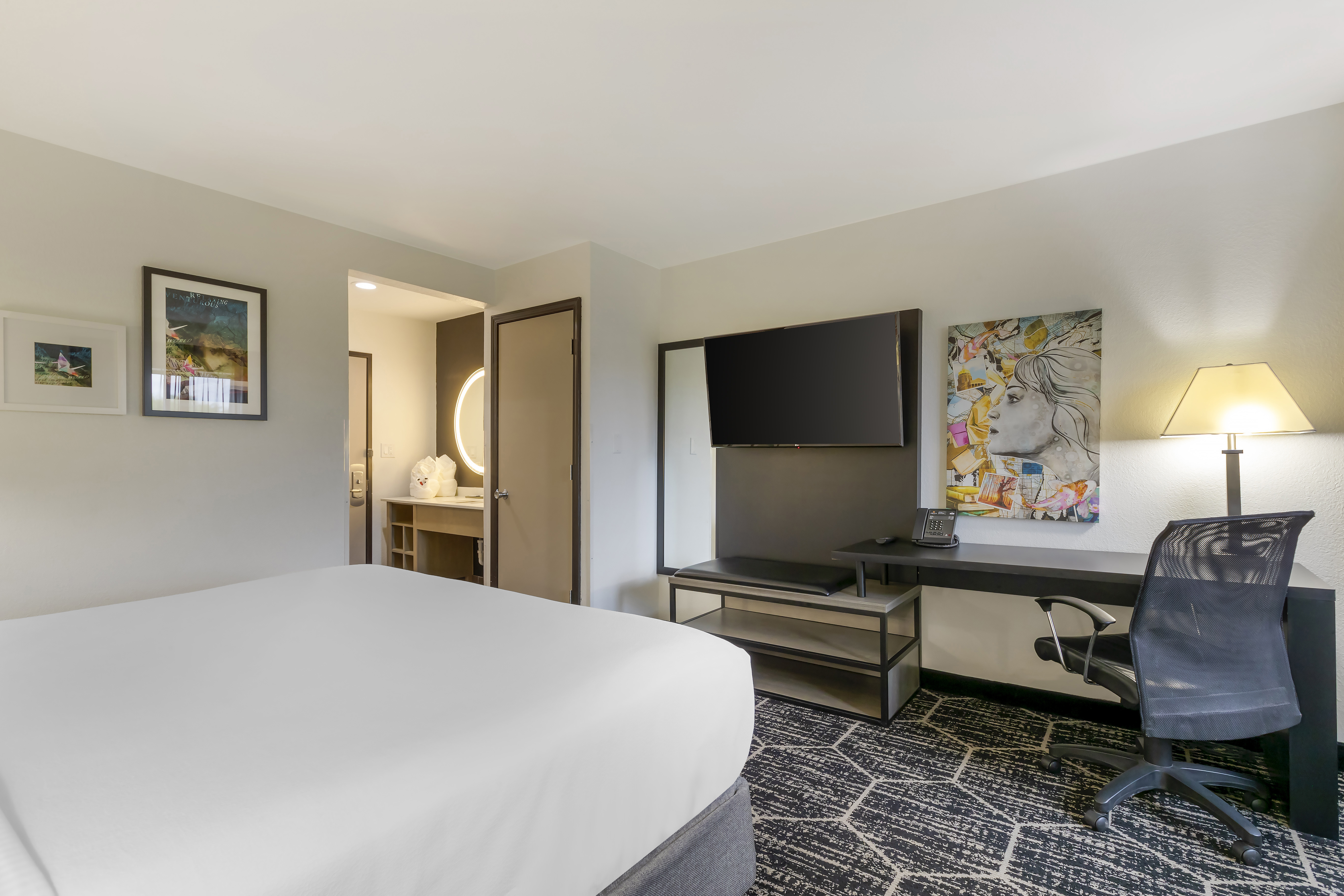 Guest room at the La Quinta Inn & Suites by Wyndham Des Moines West Clive in Clive, Iowa