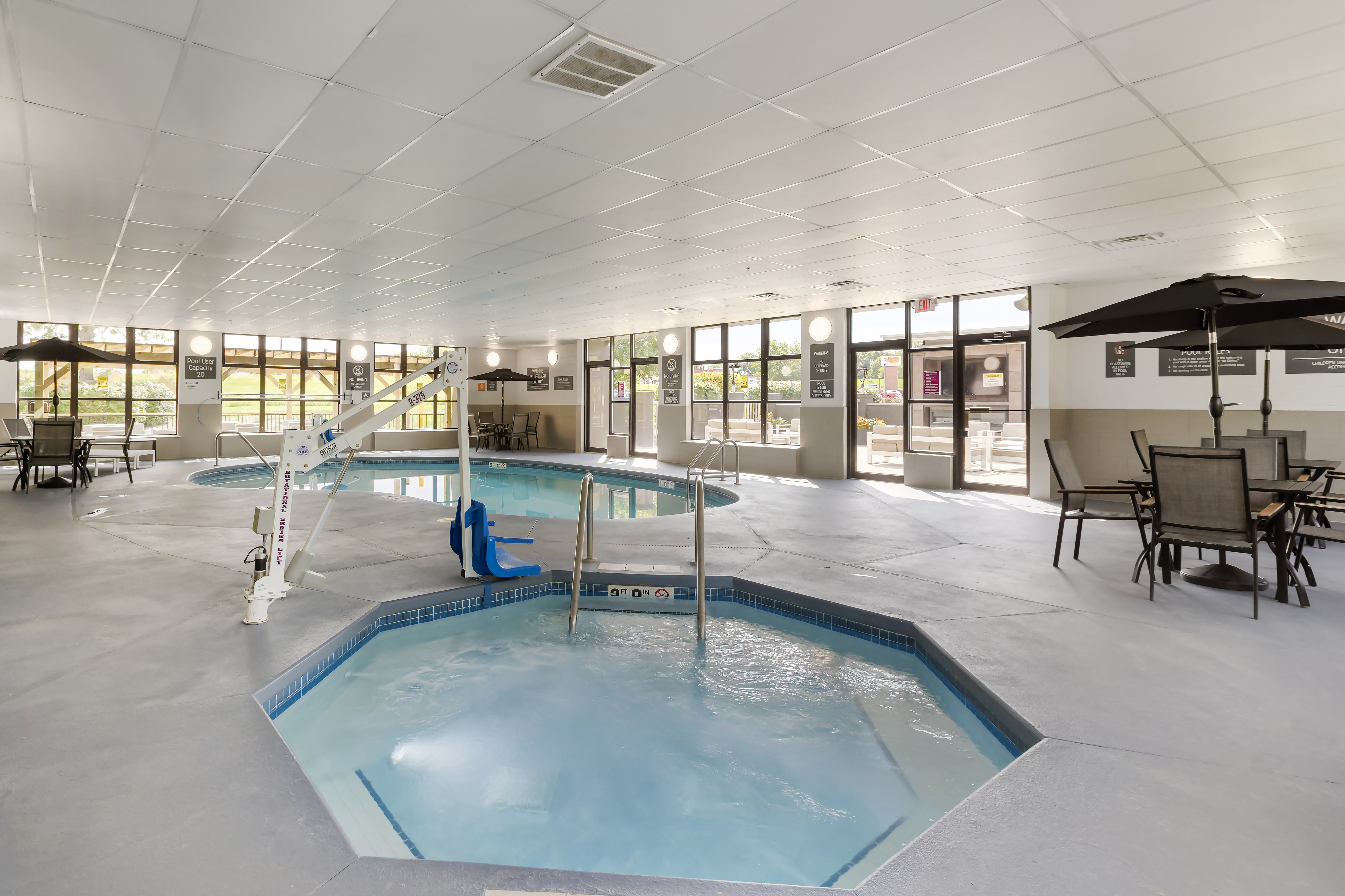 La Quinta Inn & Suites by Wyndham Des Moines West Clive Clive, IA Hotels