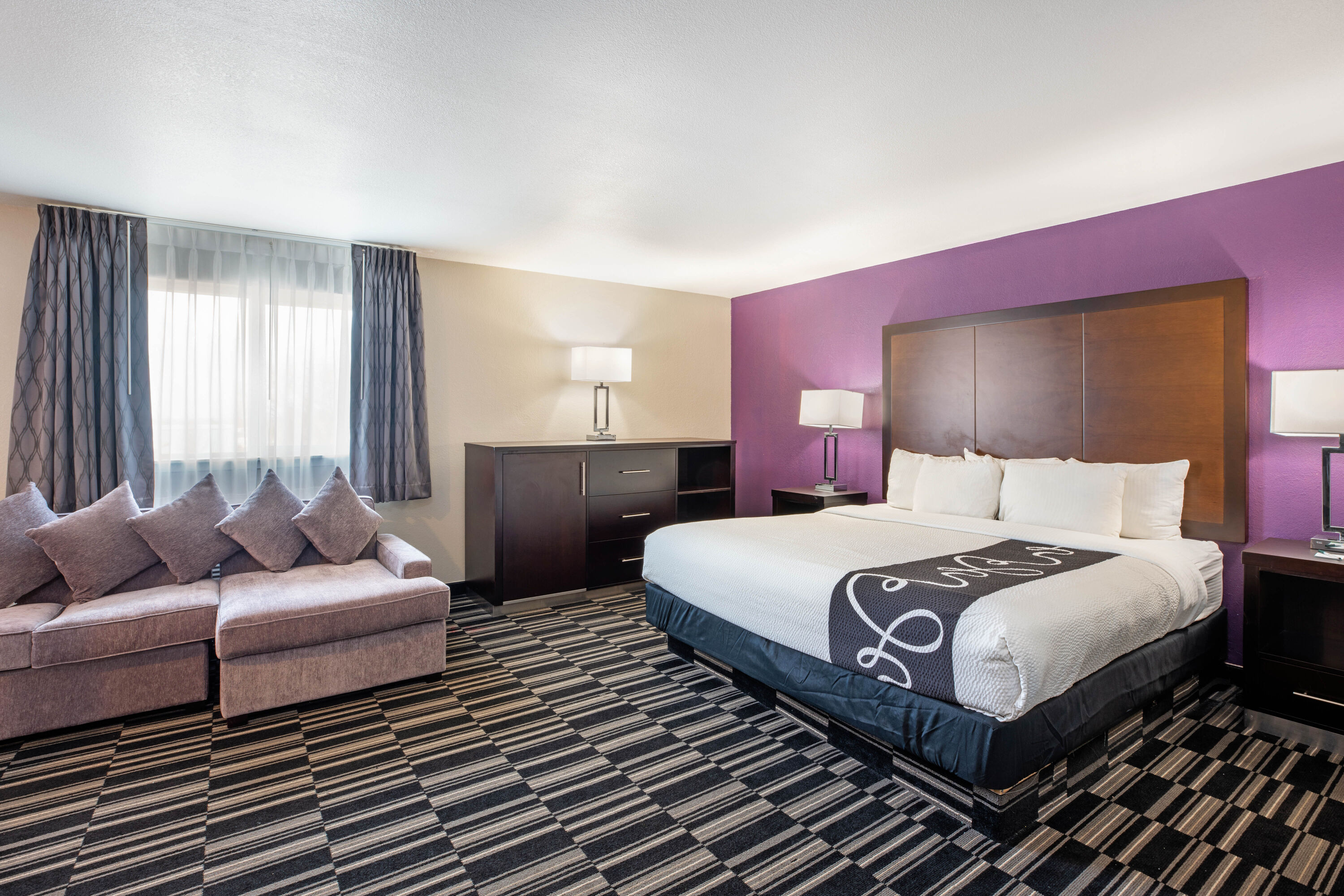 Guest room at the La Quinta Inn by Wyndham Caldwell in Caldwell, Idaho