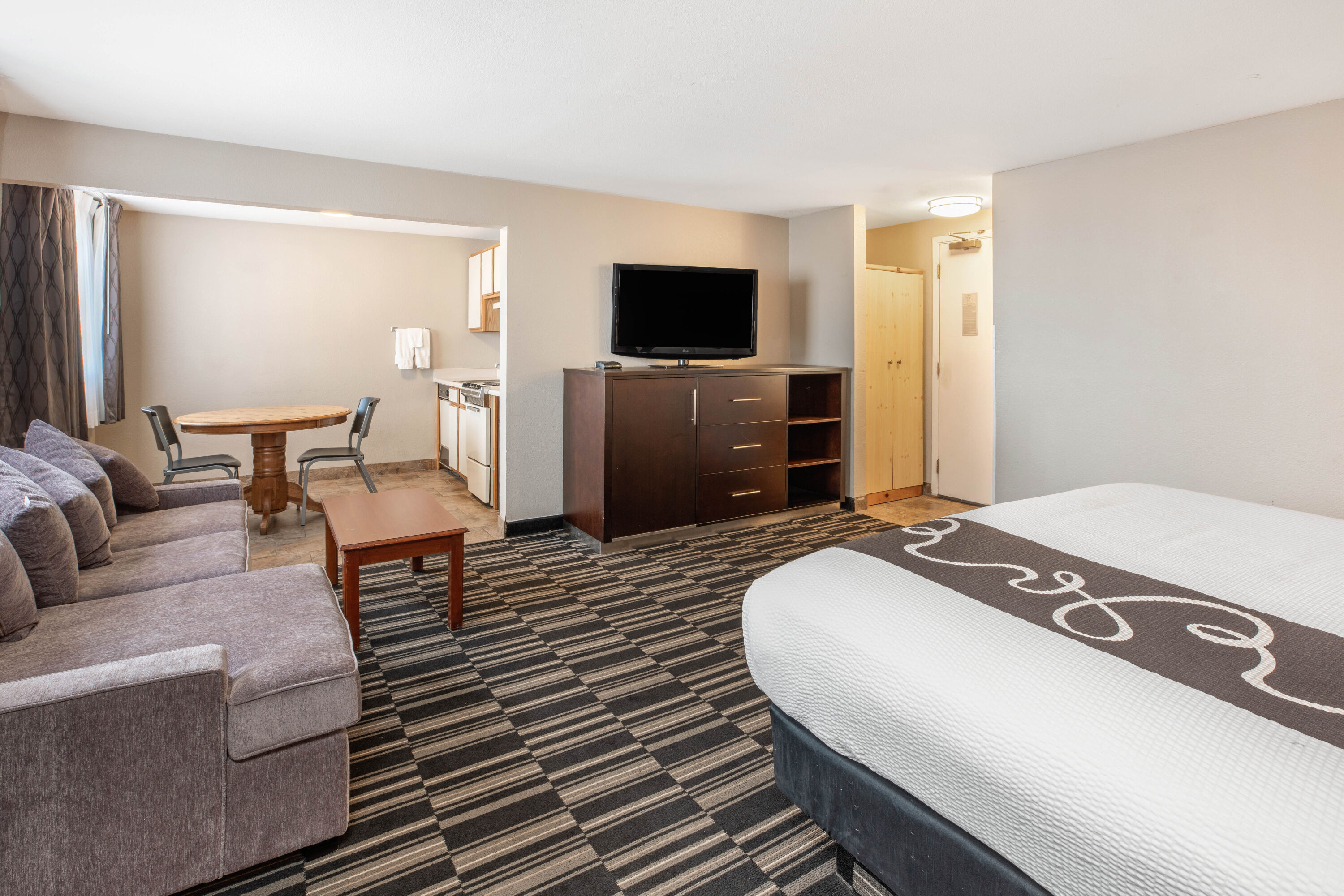 La Quinta Inn by Wyndham Caldwell suite in Caldwell, Idaho