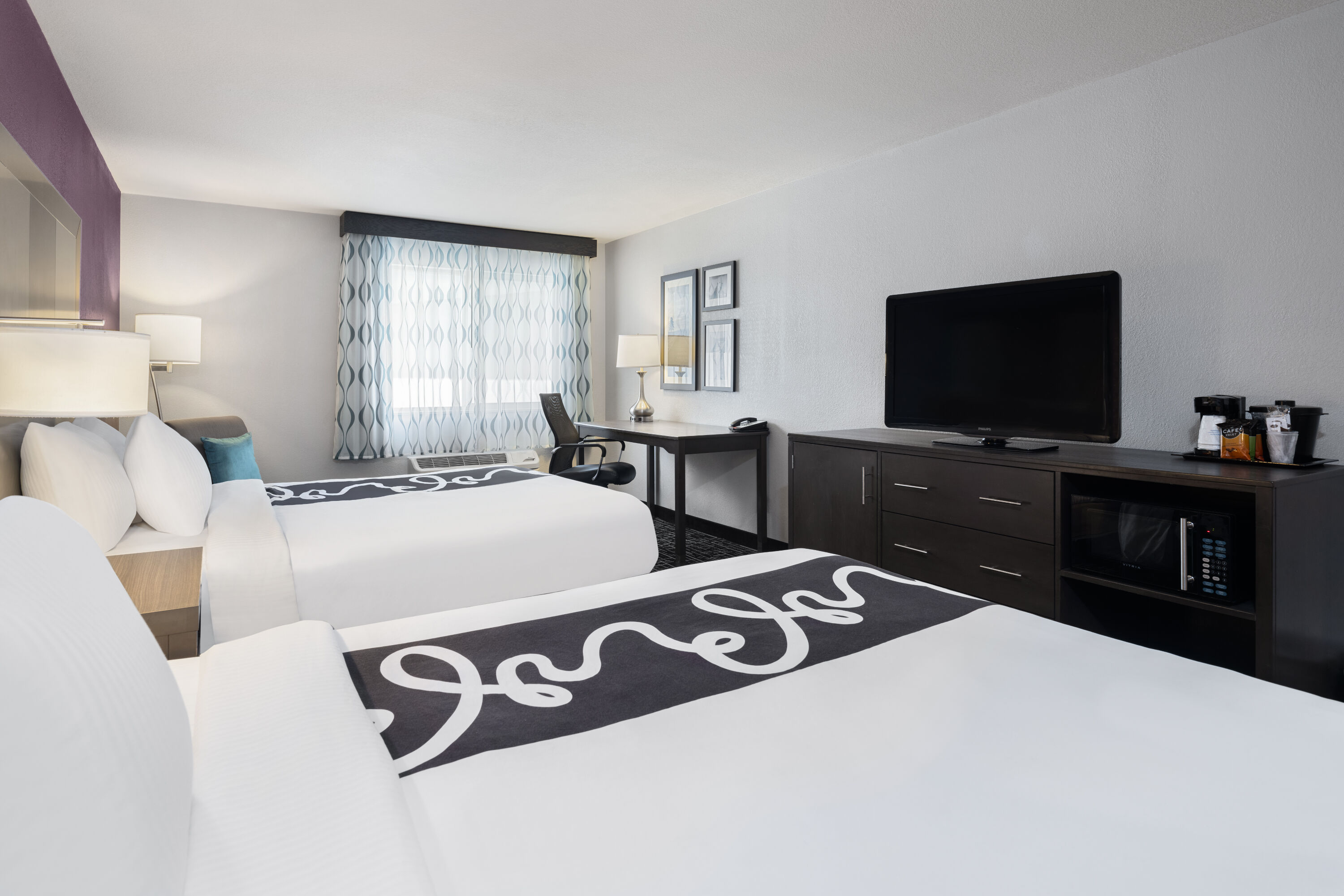 Guest room at the La Quinta Inn & Suites by Wyndham Pocatello in Pocatello, Idaho