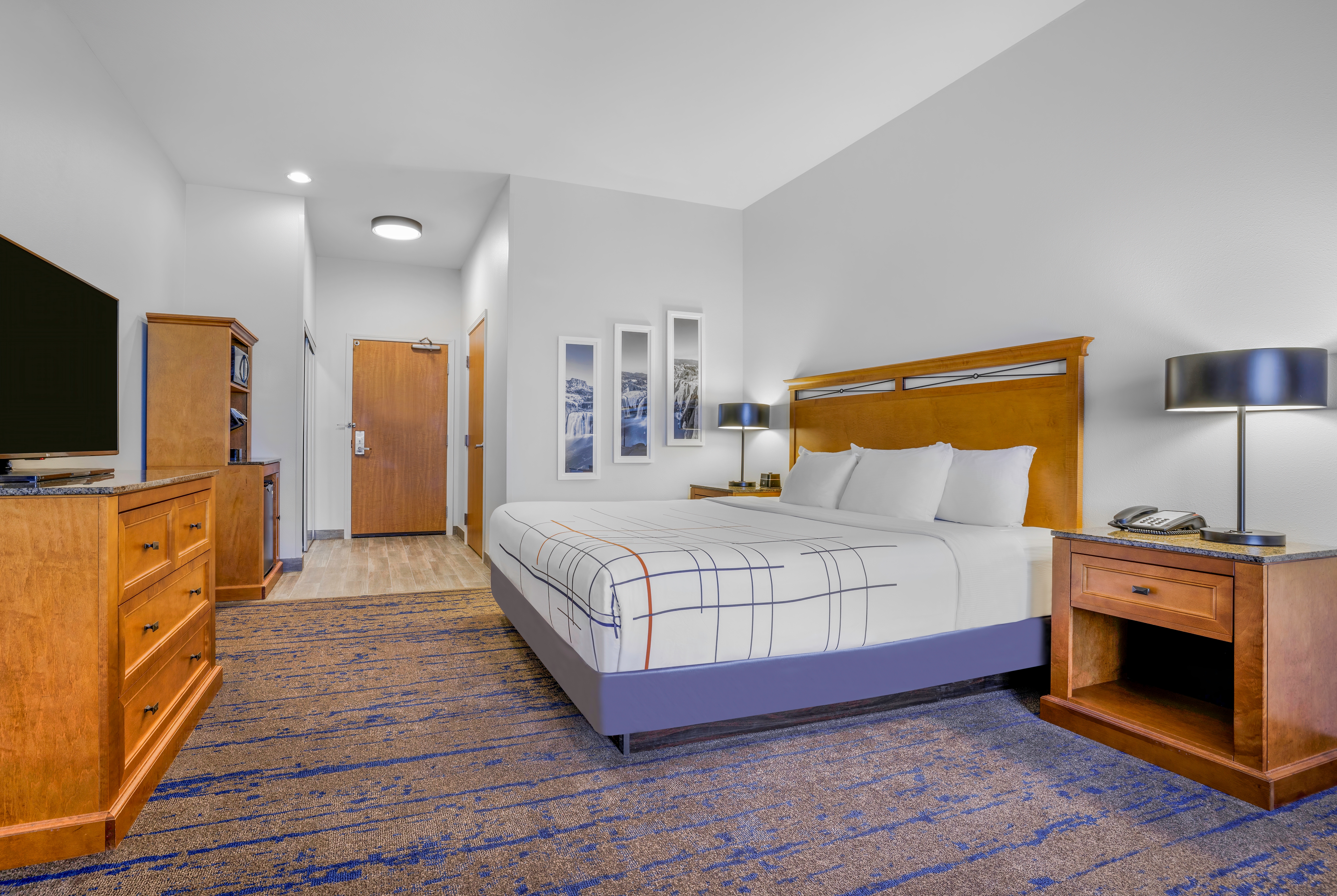 Guest room at the La Quinta Inn & Suites by Wyndham Twin Falls in Twin Falls, Idaho