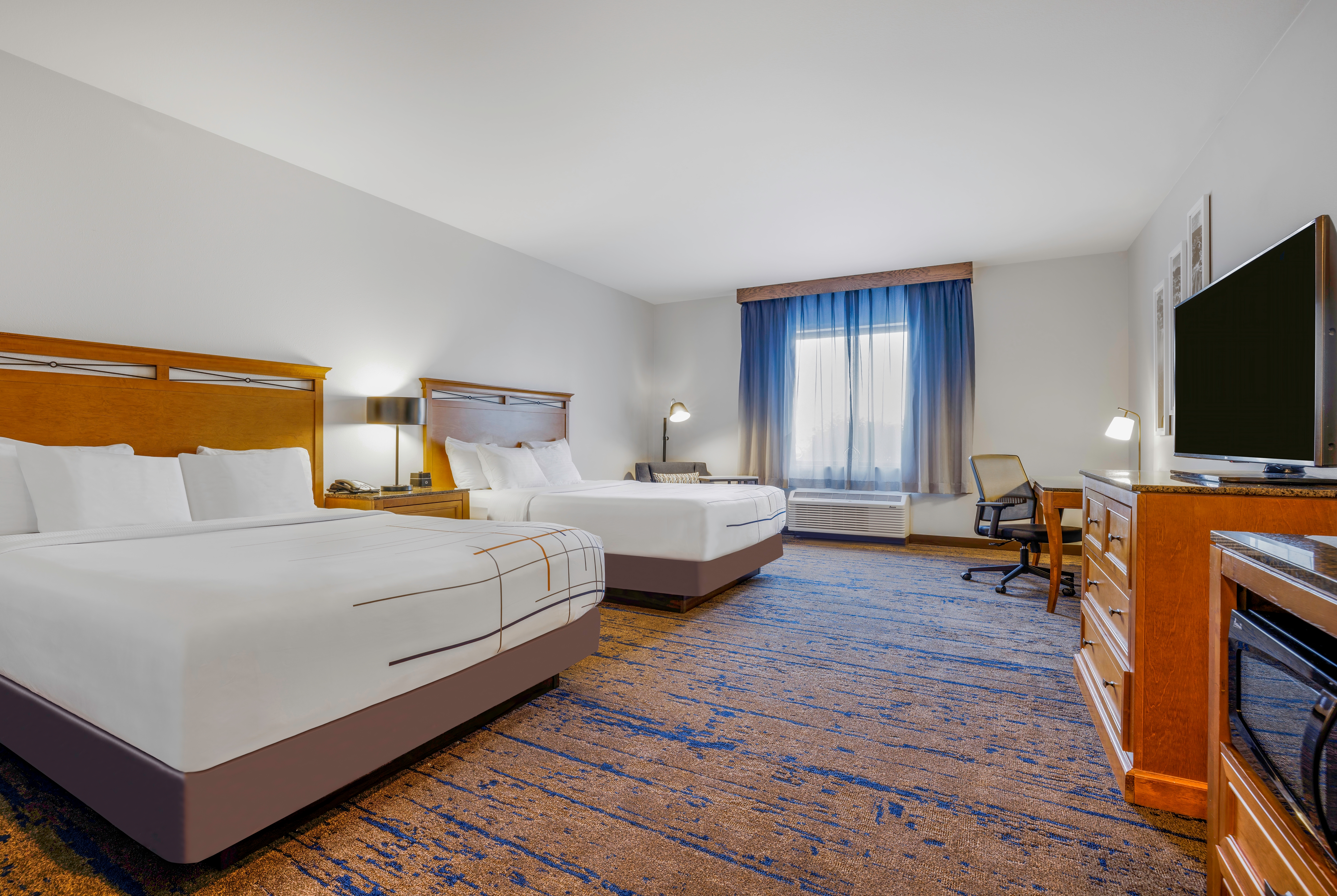 Guest room at the La Quinta Inn & Suites by Wyndham Twin Falls in Twin Falls, Idaho