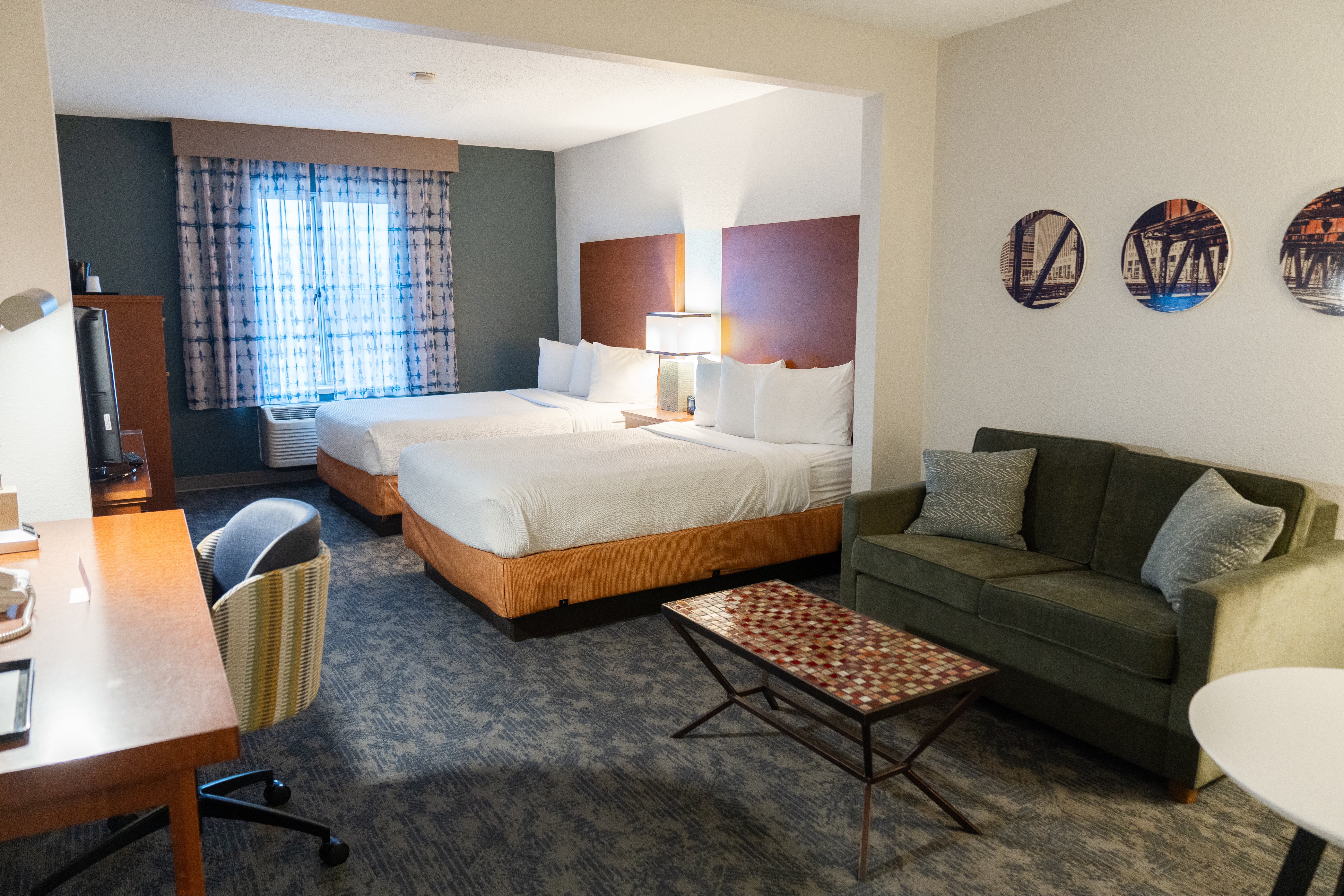 Guest room at the La Quinta Inn & Suites by Wyndham Bannockburn-Deerfield in Bannockburn, Illinois
