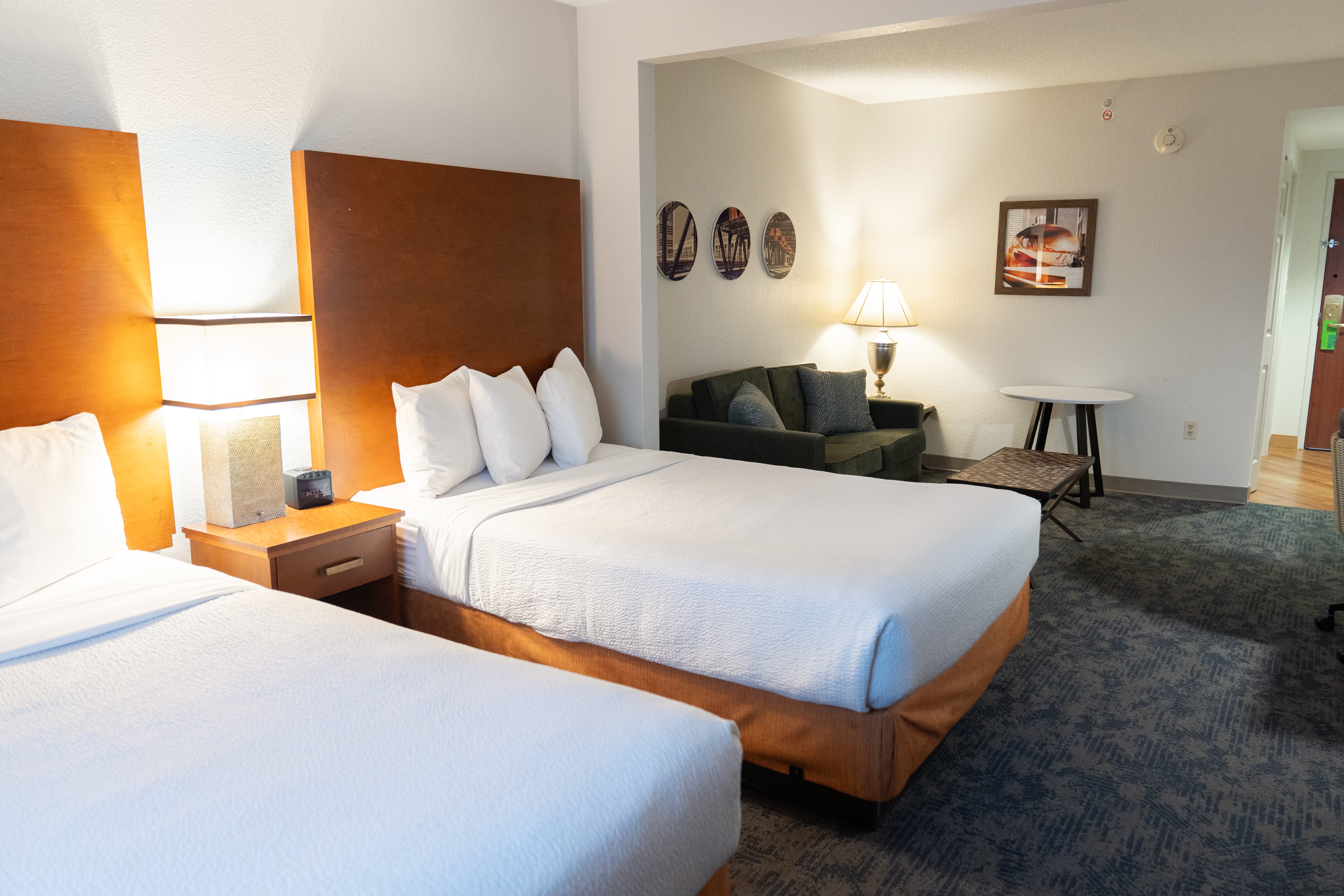 Guest room at the La Quinta Inn & Suites by Wyndham Bannockburn-Deerfield in Bannockburn, Illinois
