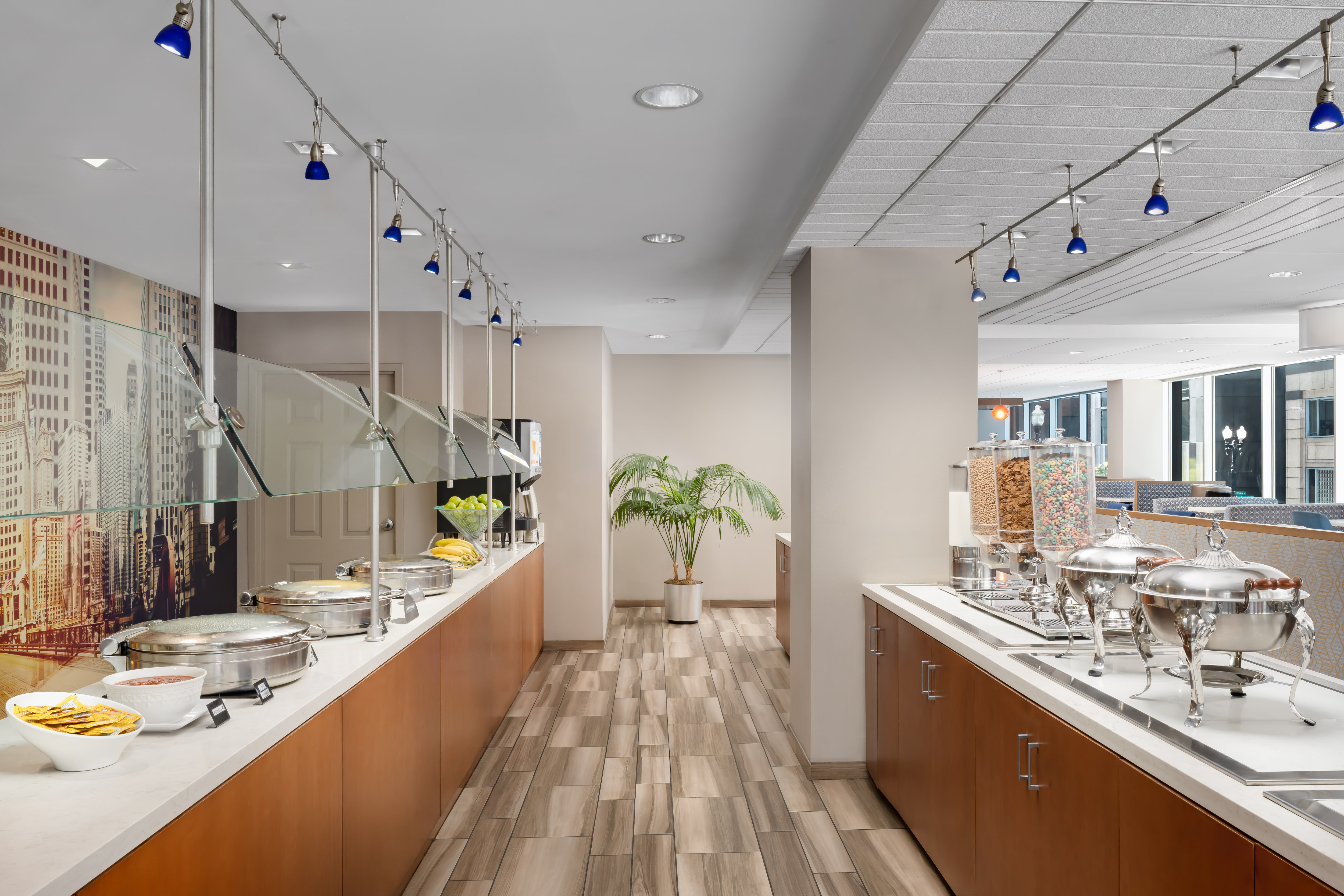 La Quinta Inn & Suites by Wyndham Chicago Downtown restaurant breakfast area close up in Chicago, Illinois