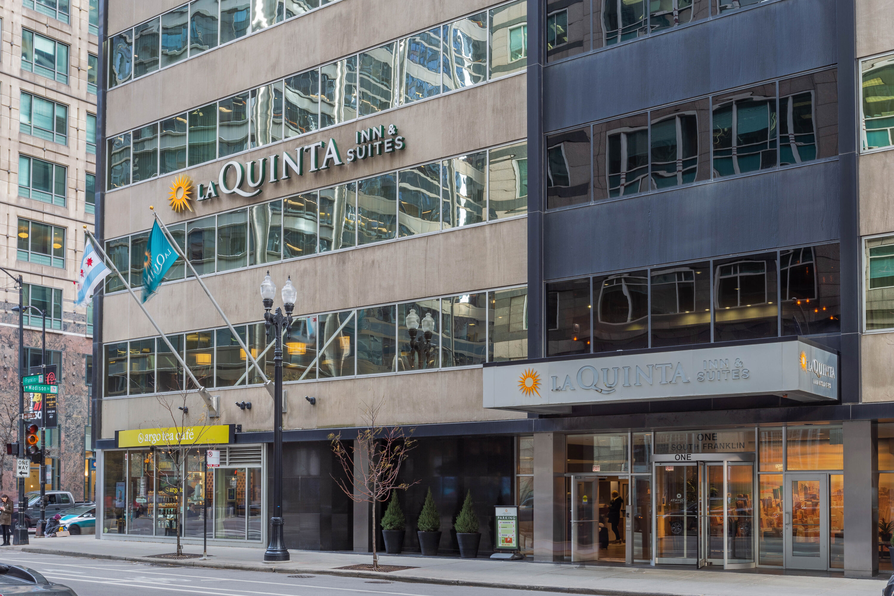 La Quinta Inn Suites By Wyndham Chicago Downtown Chicago Il Hotels