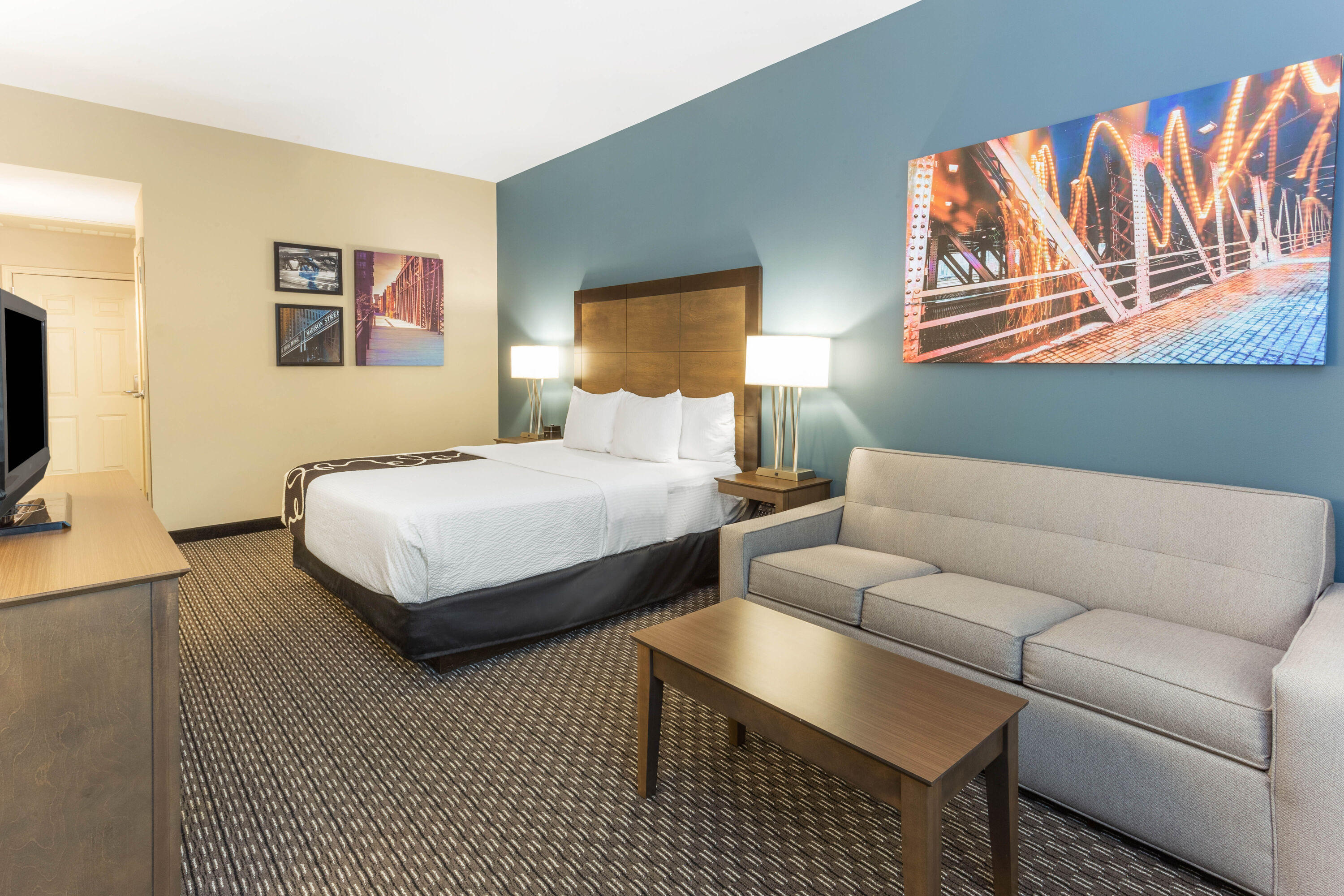 La Quinta Inn & Suites by Wyndham Chicago Downtown | Chicago, IL Hotels 
