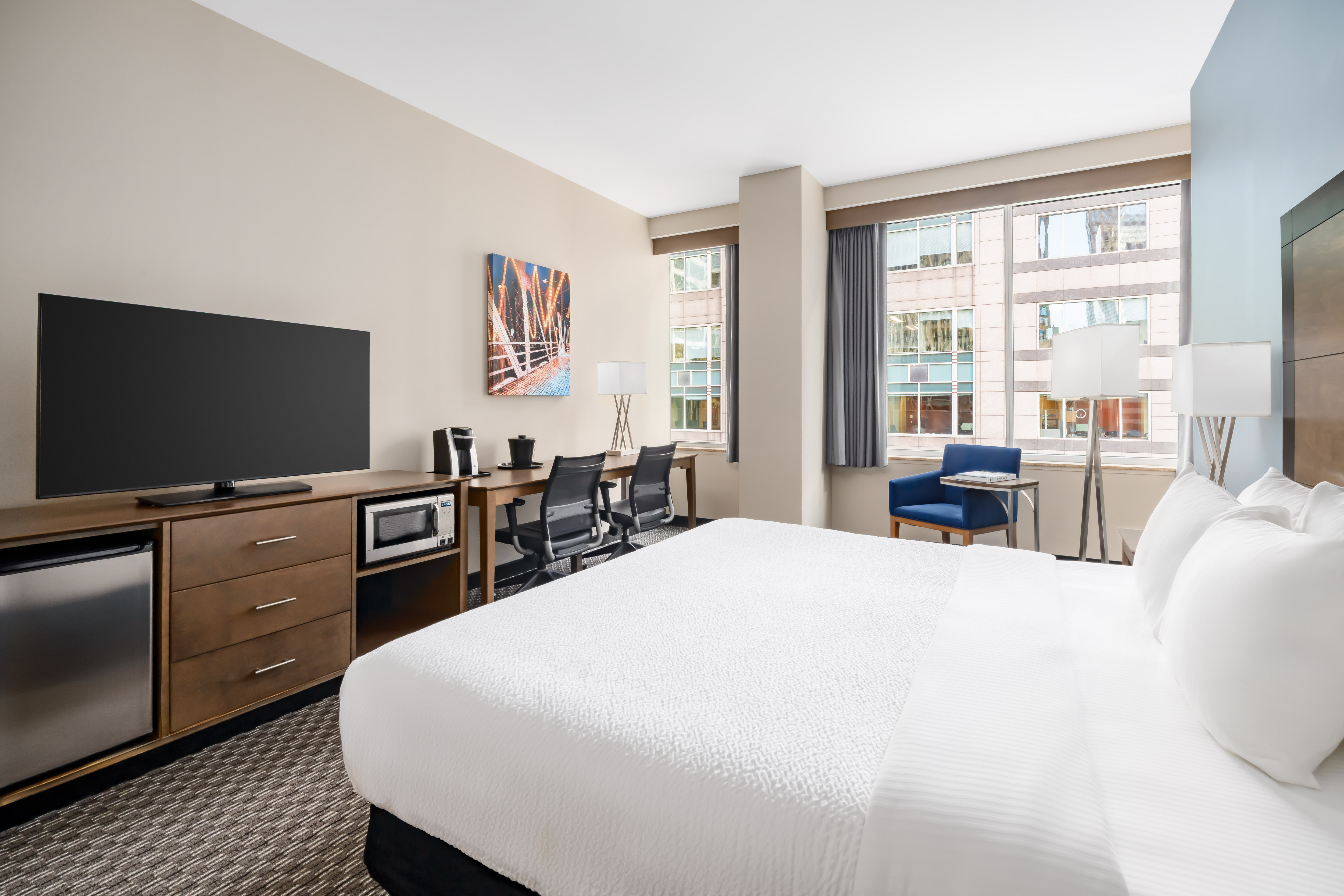 Guest room at the La Quinta Inn & Suites by Wyndham Chicago Downtown in Chicago, Illinois