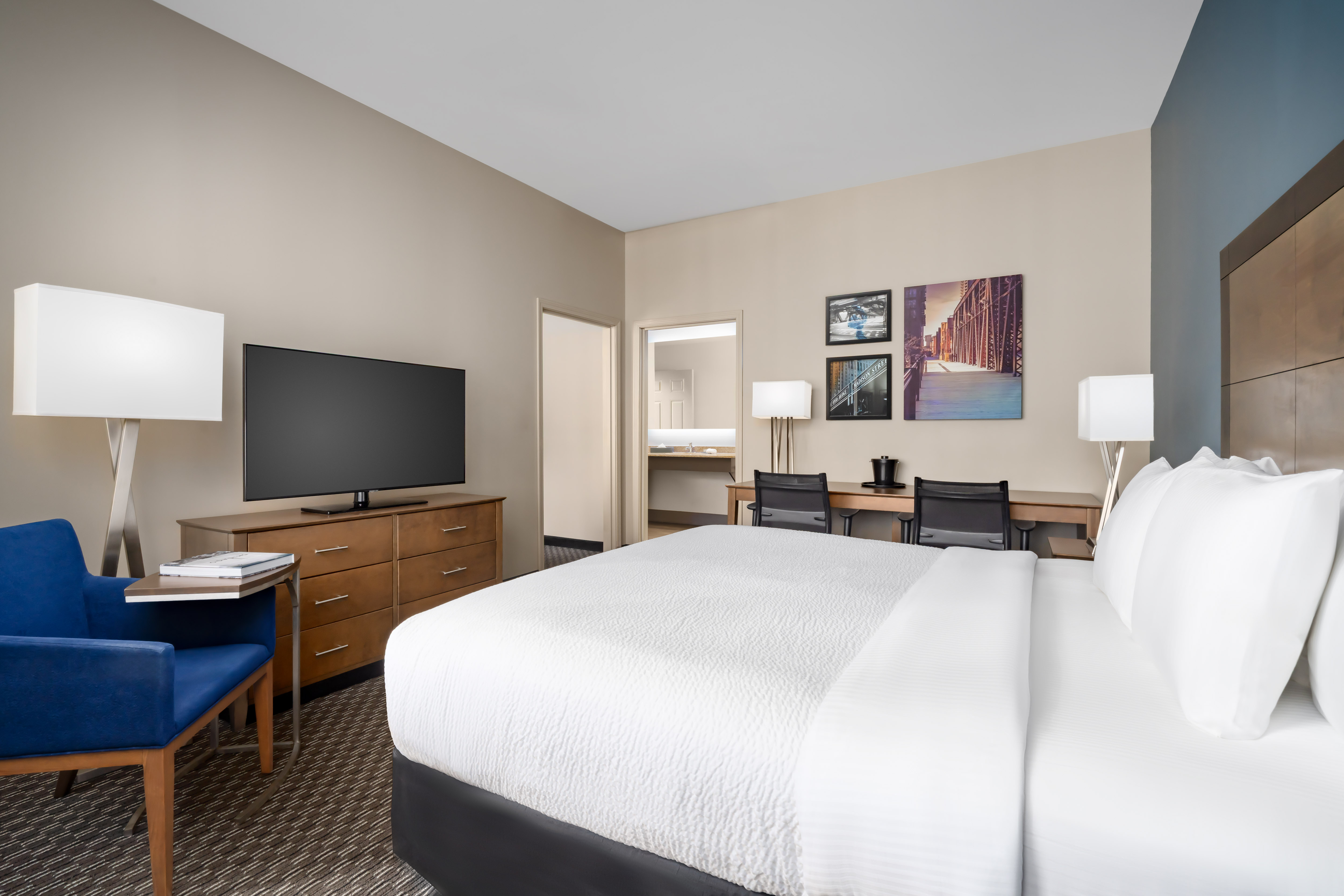 Guest room at the La Quinta Inn & Suites by Wyndham Chicago Downtown in Chicago, Illinois