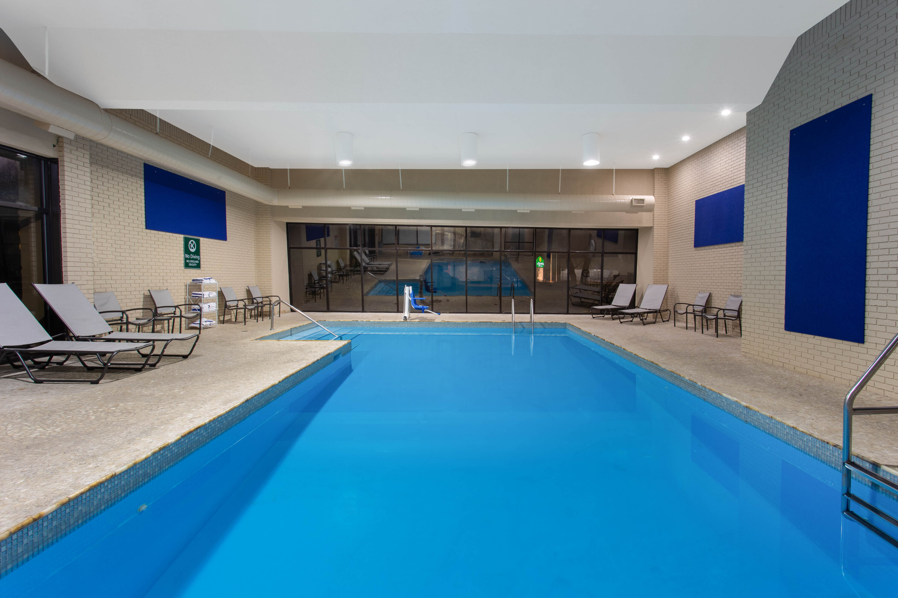 La Quinta Inn & Suites by Wyndham Effingham Effingham, IL Hotels