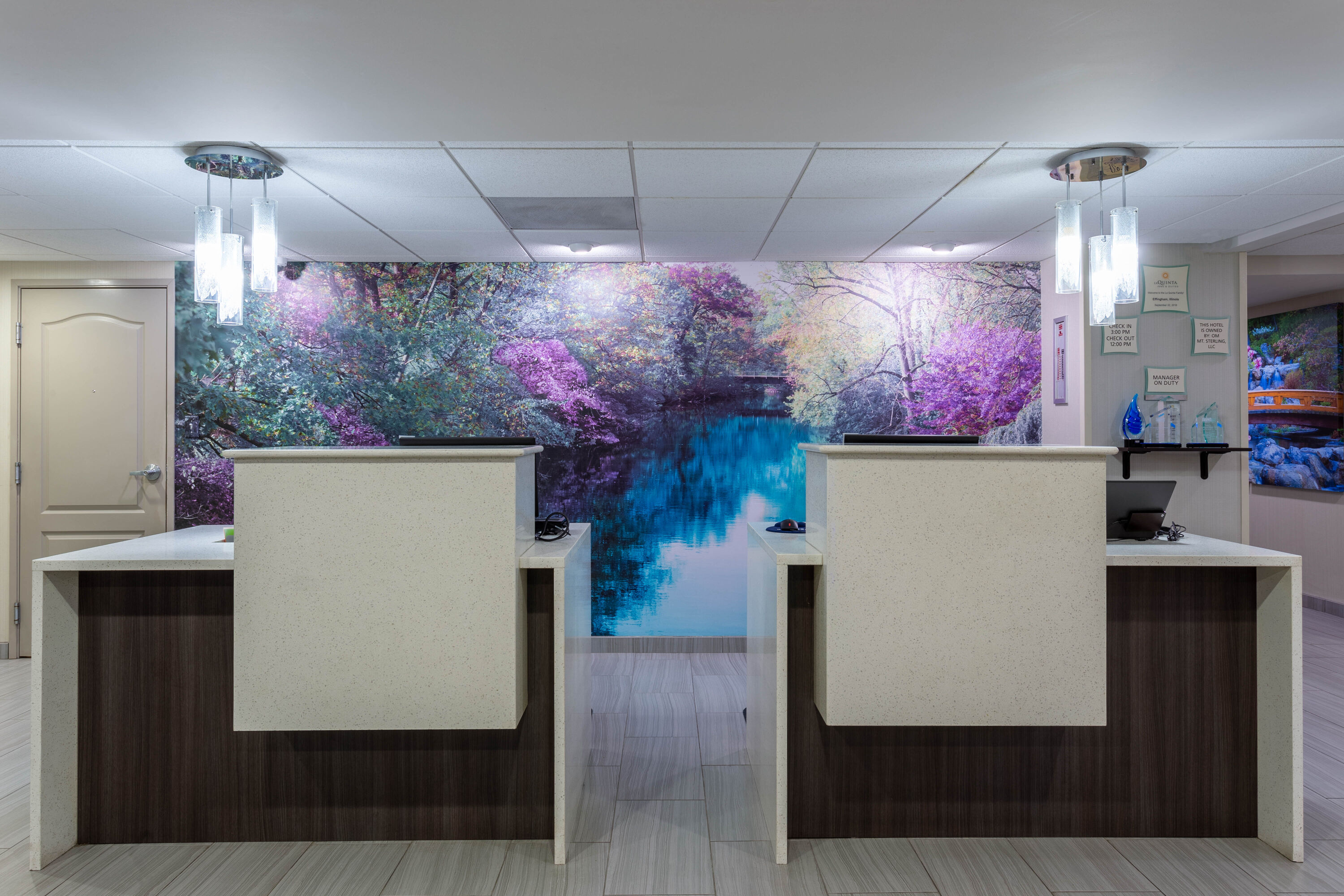 La Quinta Inn & Suites by Wyndham Effingham reception in Effingham, Illinois