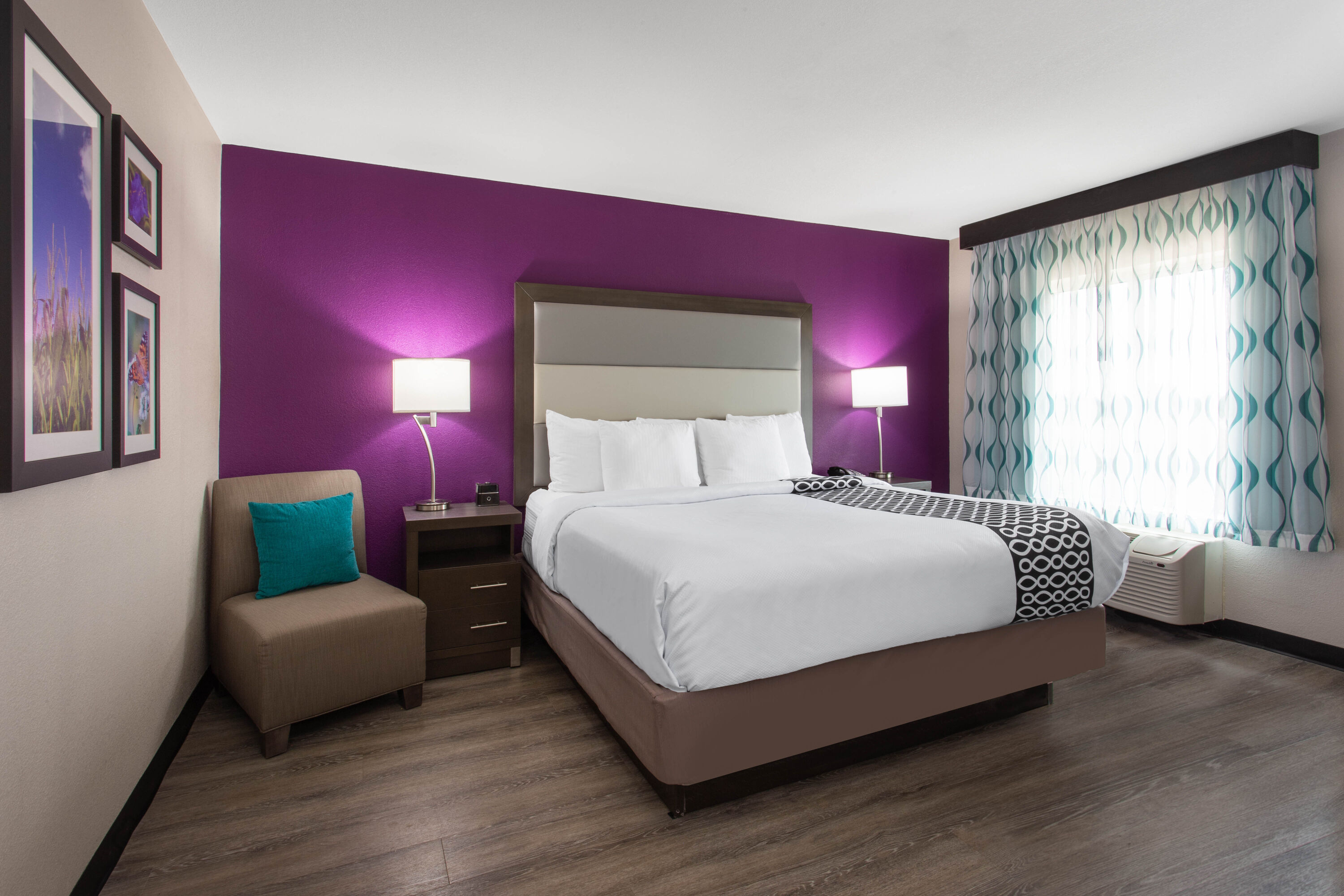 La Quinta Inn & Suites by Wyndham Effingham suite in Effingham, Illinois