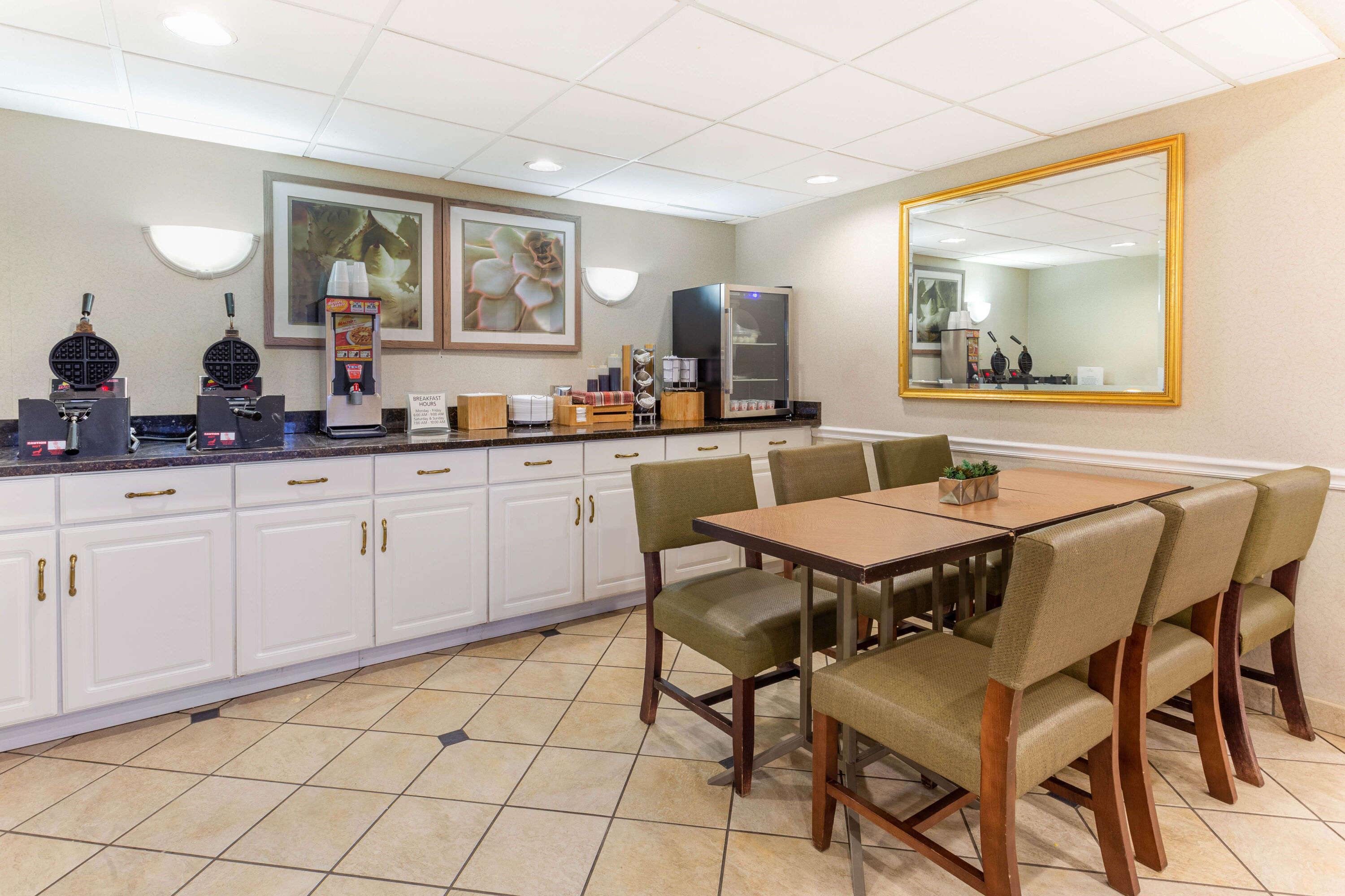Free breakfast at La Quinta Inn & Suites by Wyndham Chicago Gurnee in Gurnee, Illinois