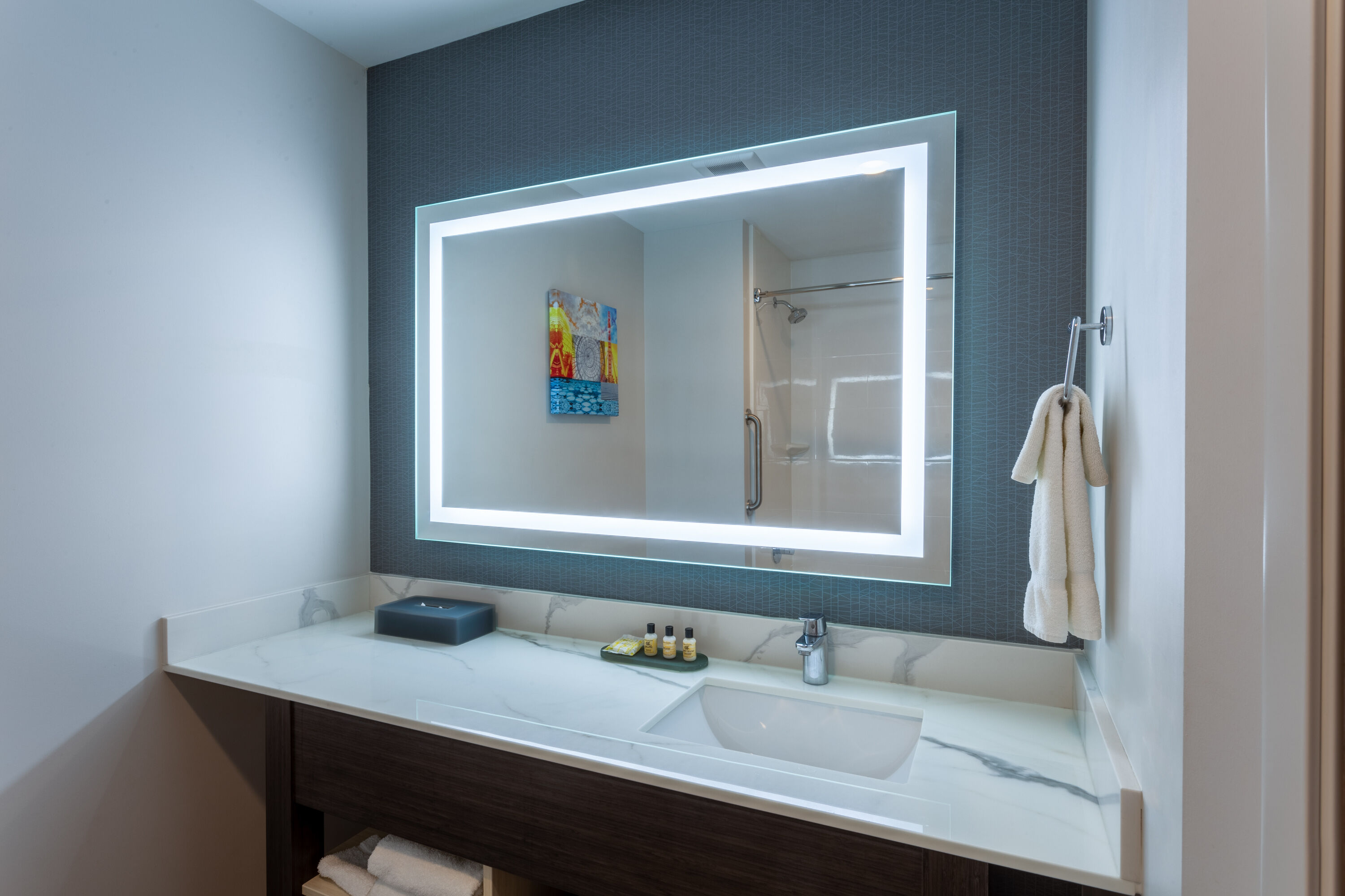 Guest room bath at the La Quinta Inn & Suites by Wyndham Shorewood in Shorewood, Illinois