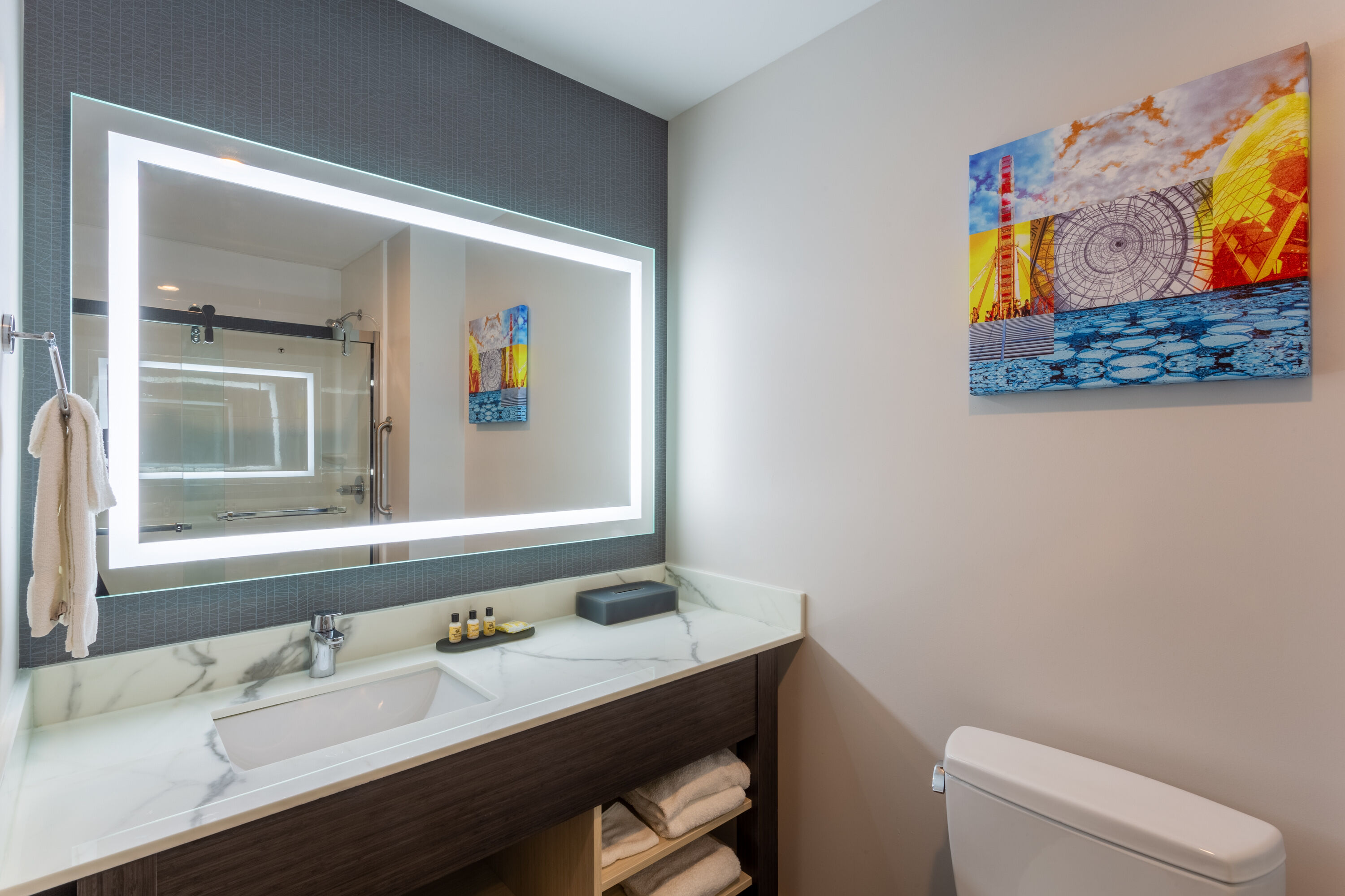 Guest room bath at the La Quinta Inn & Suites by Wyndham Shorewood in Shorewood, Illinois