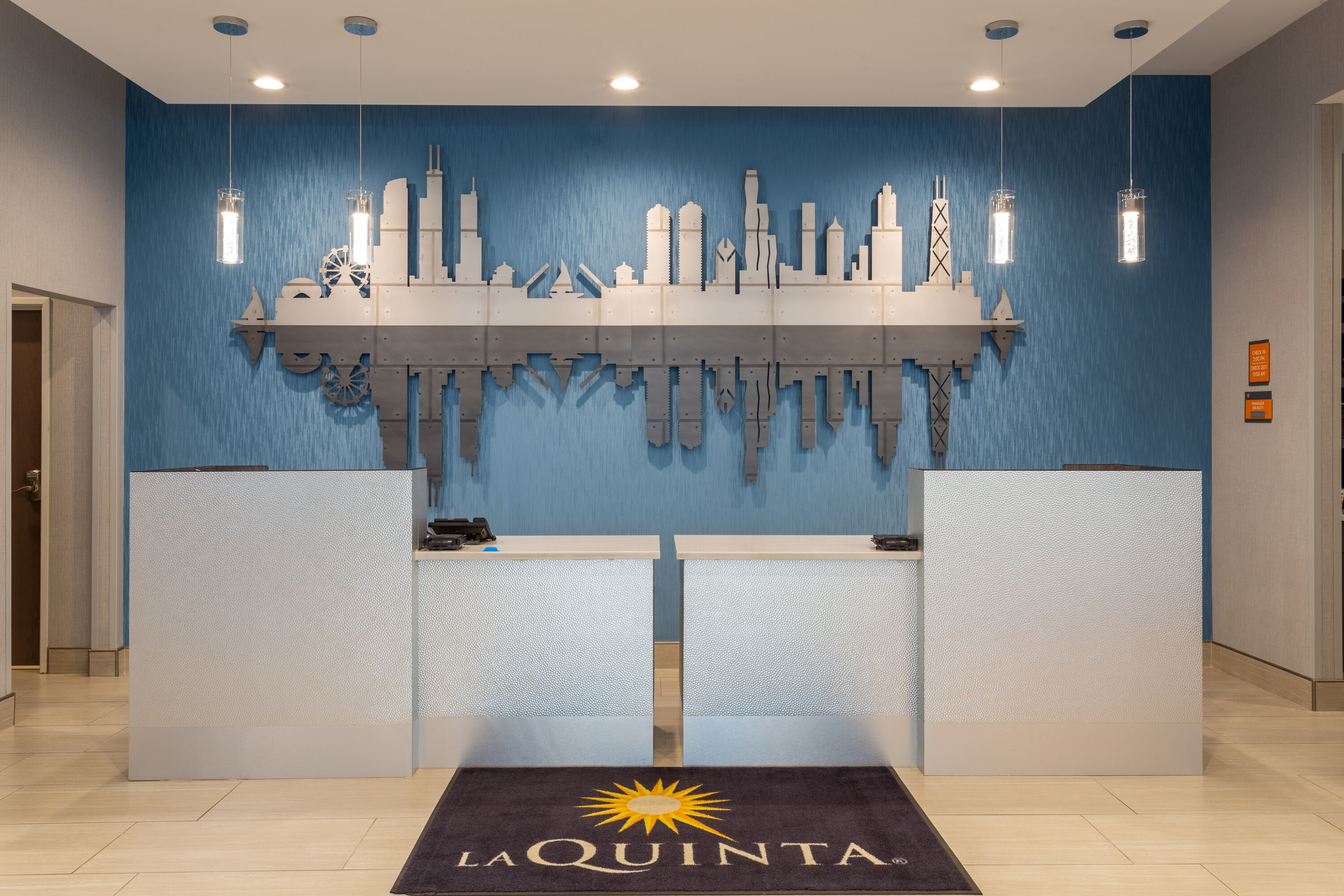 La Quinta Inn & Suites by Wyndham Shorewood lobby concierge in Shorewood, Illinois