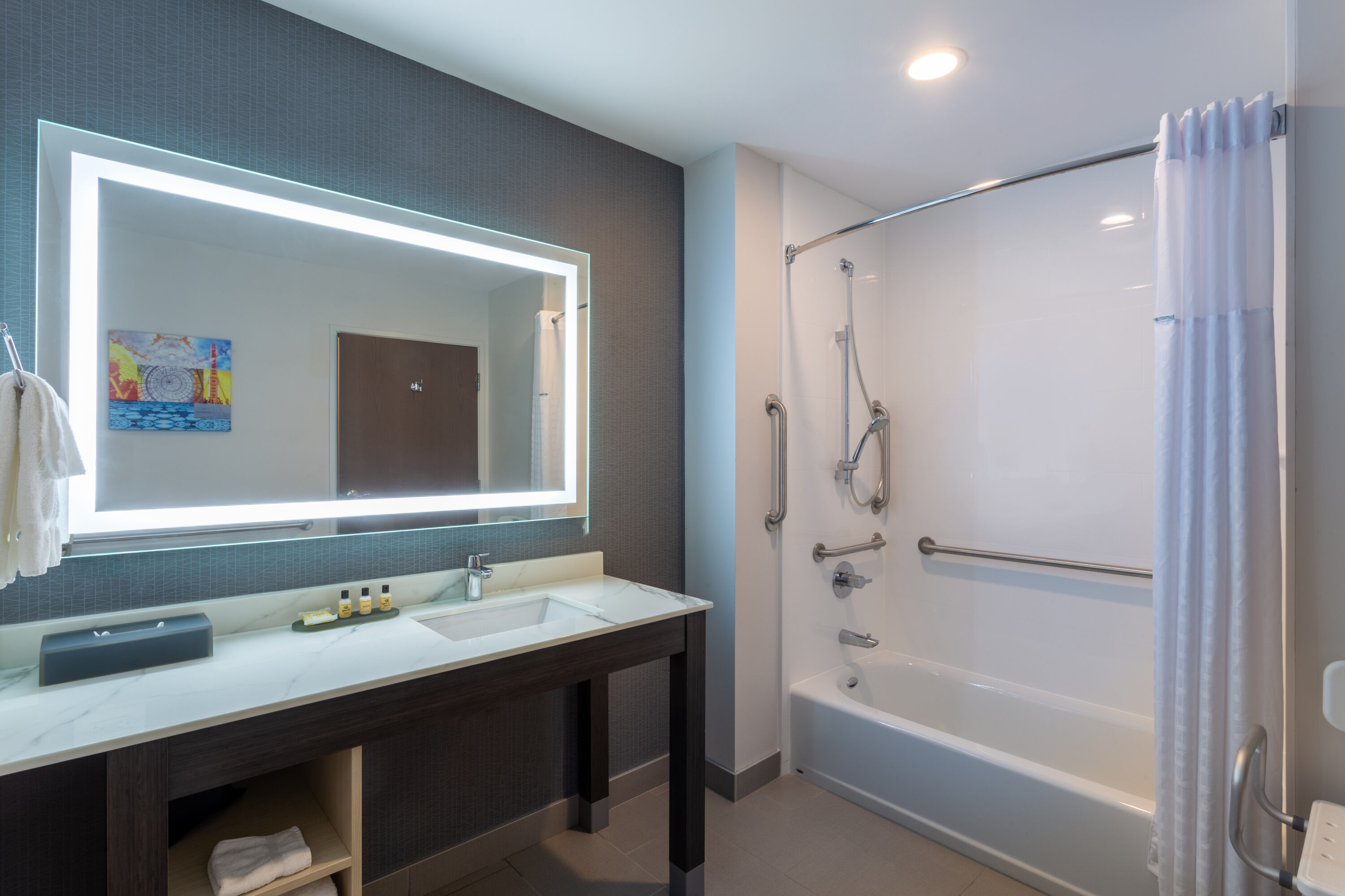 Guest room bath at the La Quinta Inn & Suites by Wyndham Shorewood in Shorewood, Illinois