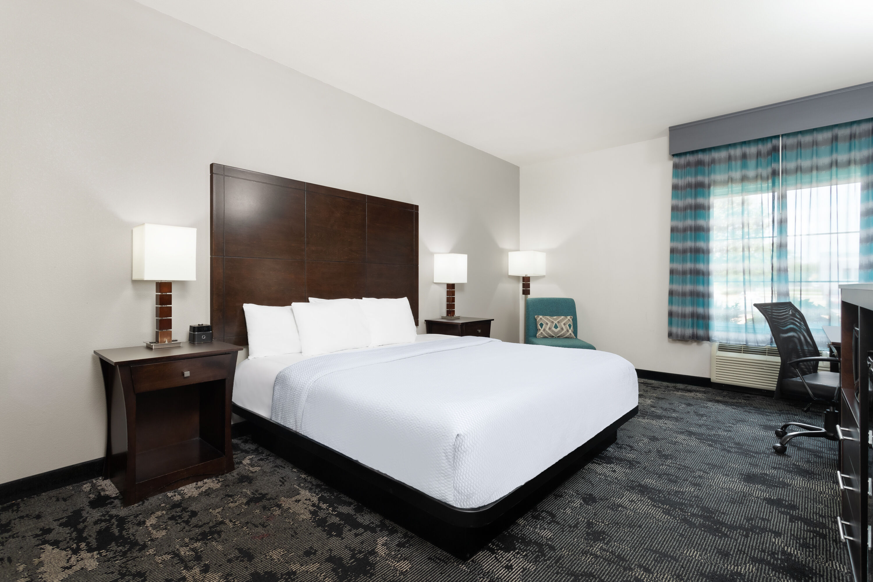 Guest room at the La Quinta Inn & Suites by Wyndham Columbus - Edinburgh in Columbus, Indiana