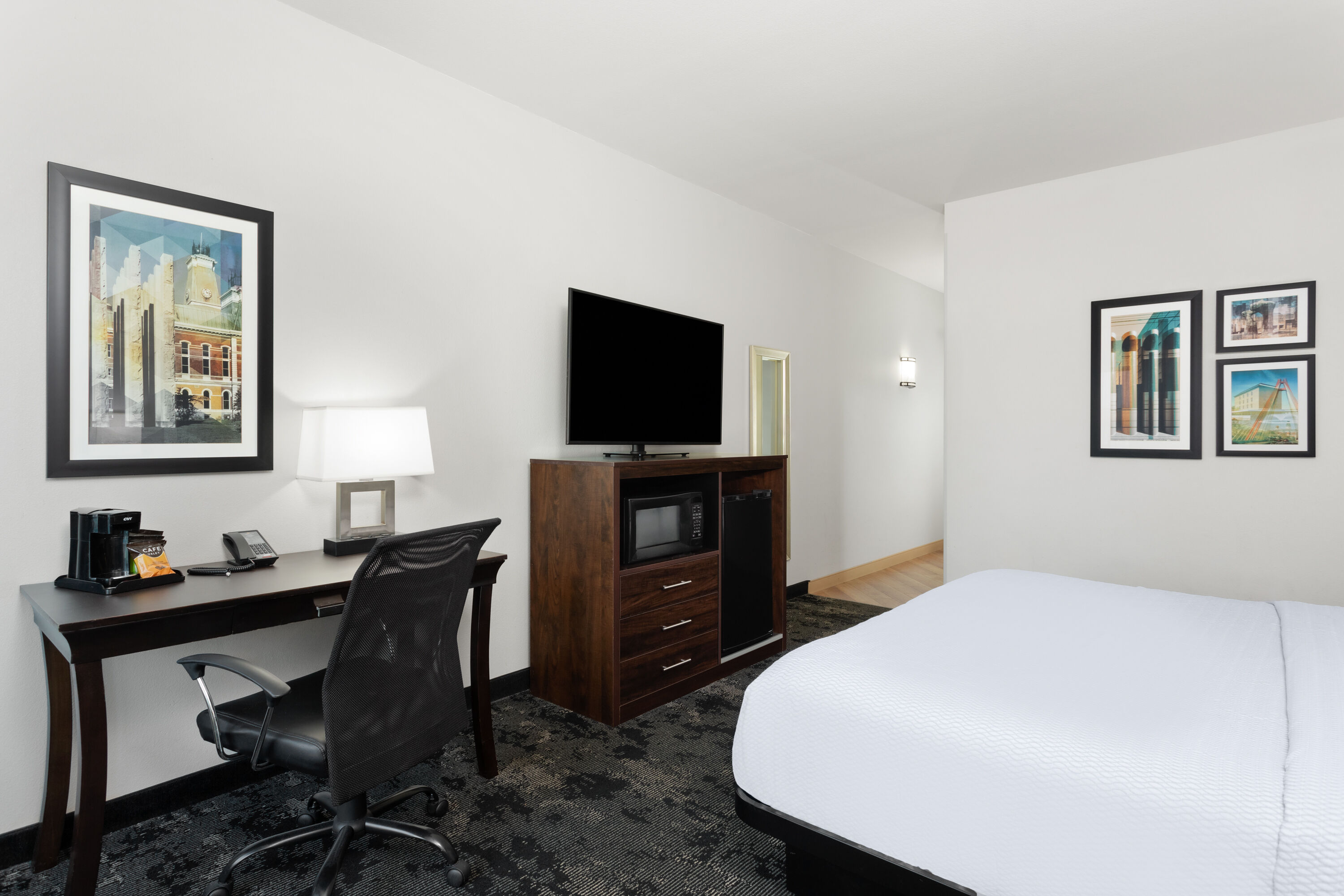 Guest room at the La Quinta Inn & Suites by Wyndham Columbus - Edinburgh in Columbus, Indiana