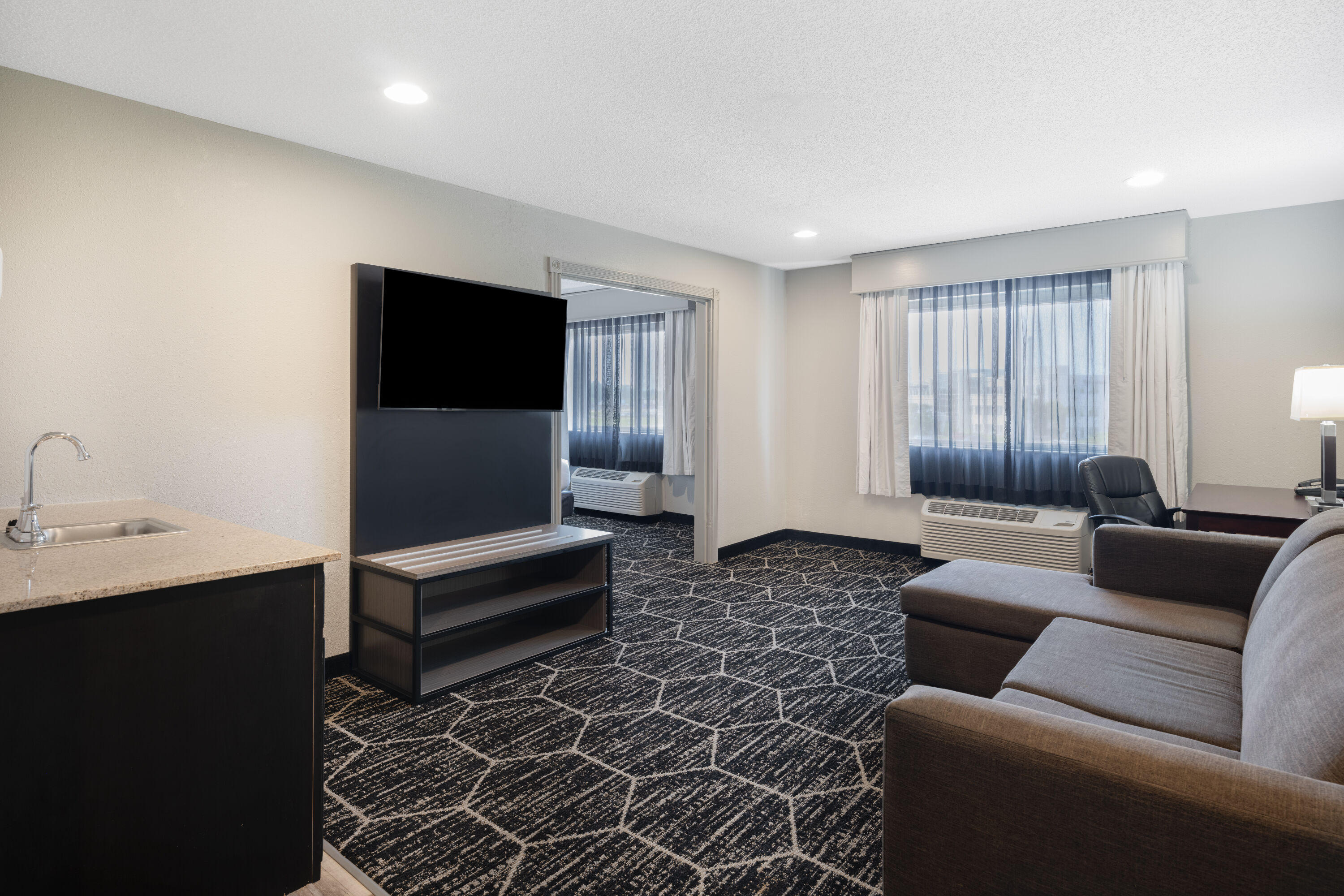 La Quinta Inn & Suites by Wyndham Evansville suite in Evansville, Indiana