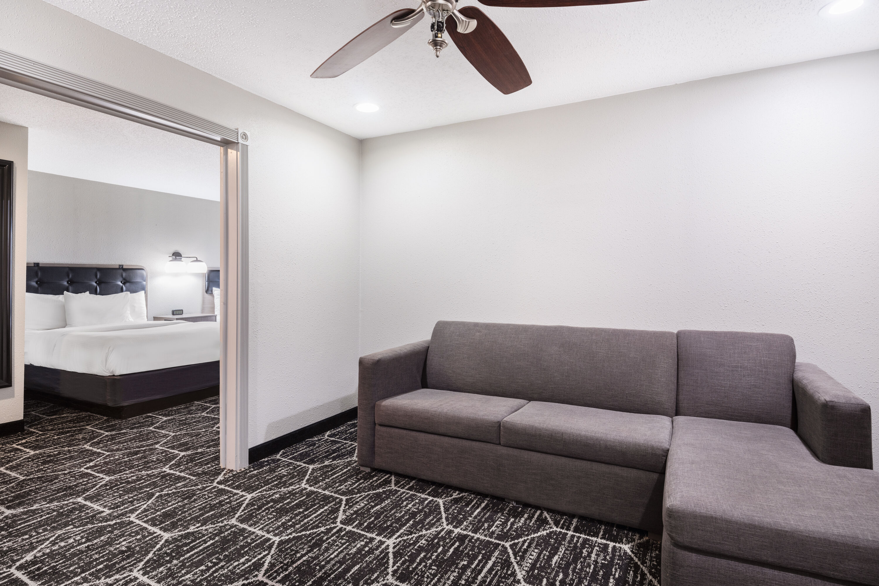La Quinta Inn & Suites by Wyndham Evansville suite in Evansville, Indiana