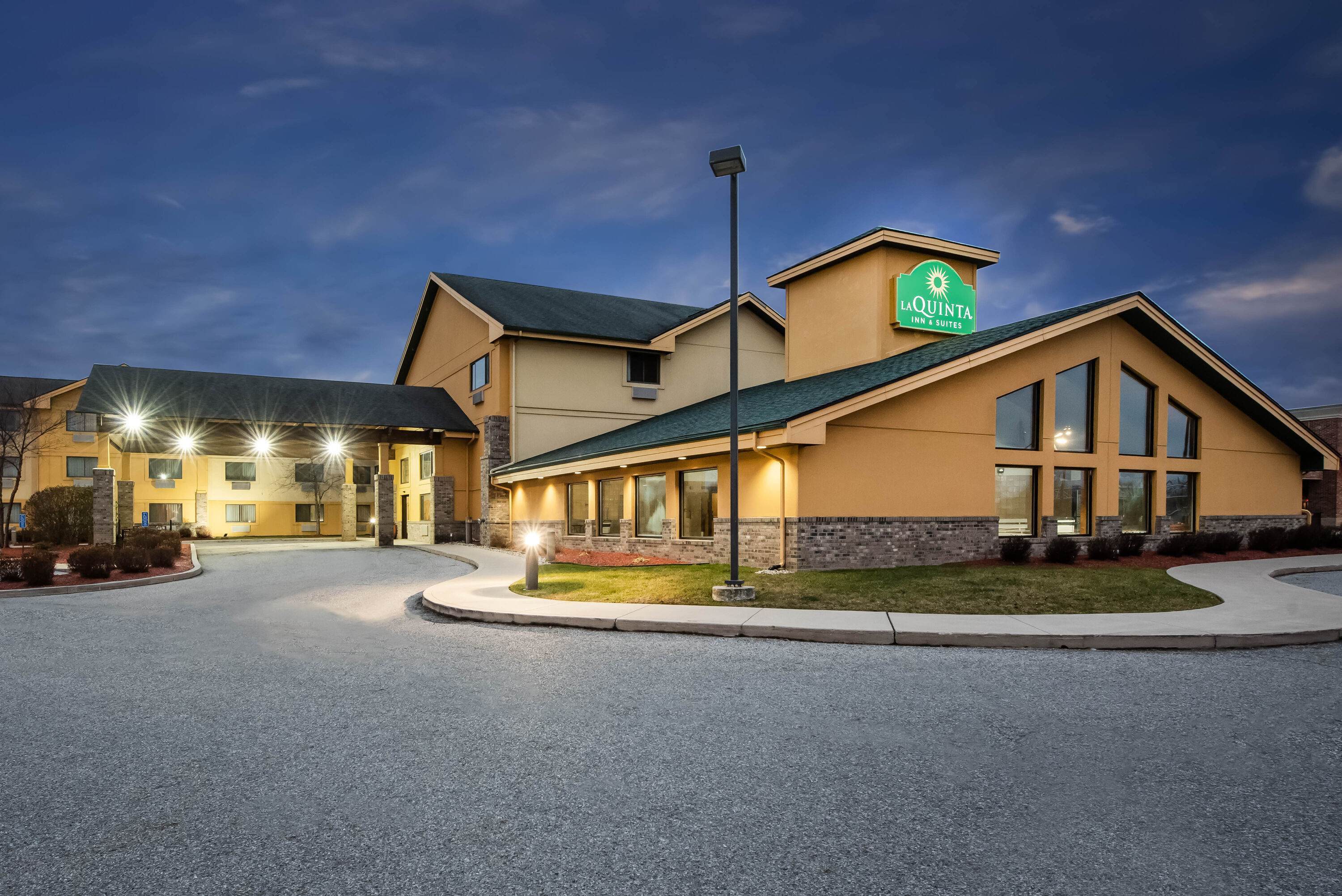 La Quinta Inn & Suites by Wyndham Ft. Wayne Fort Wayne, IN Hotels