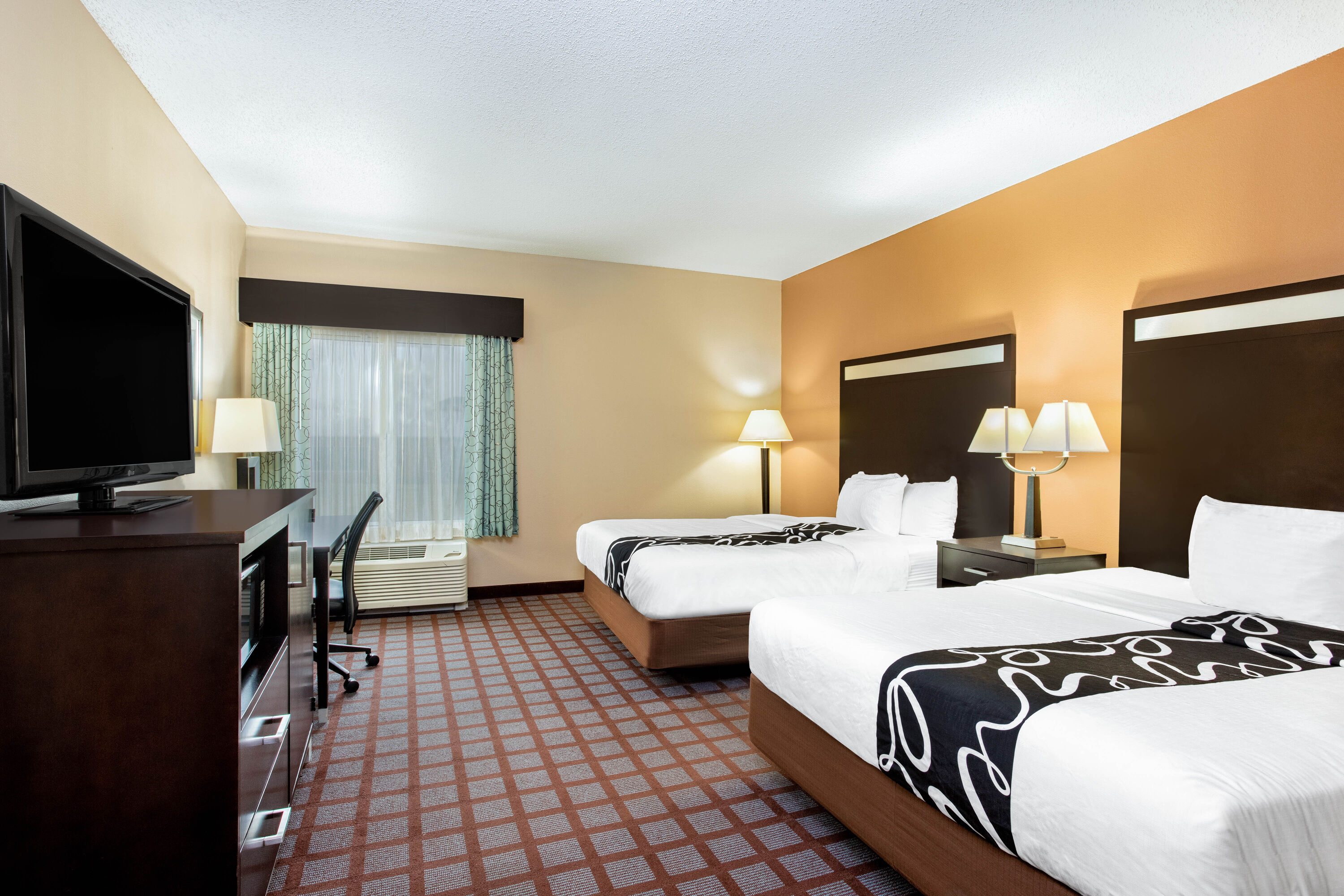 Guest room at the La Quinta by Wyndham Indianapolis Airport Plainfield in Plainfield, Indiana