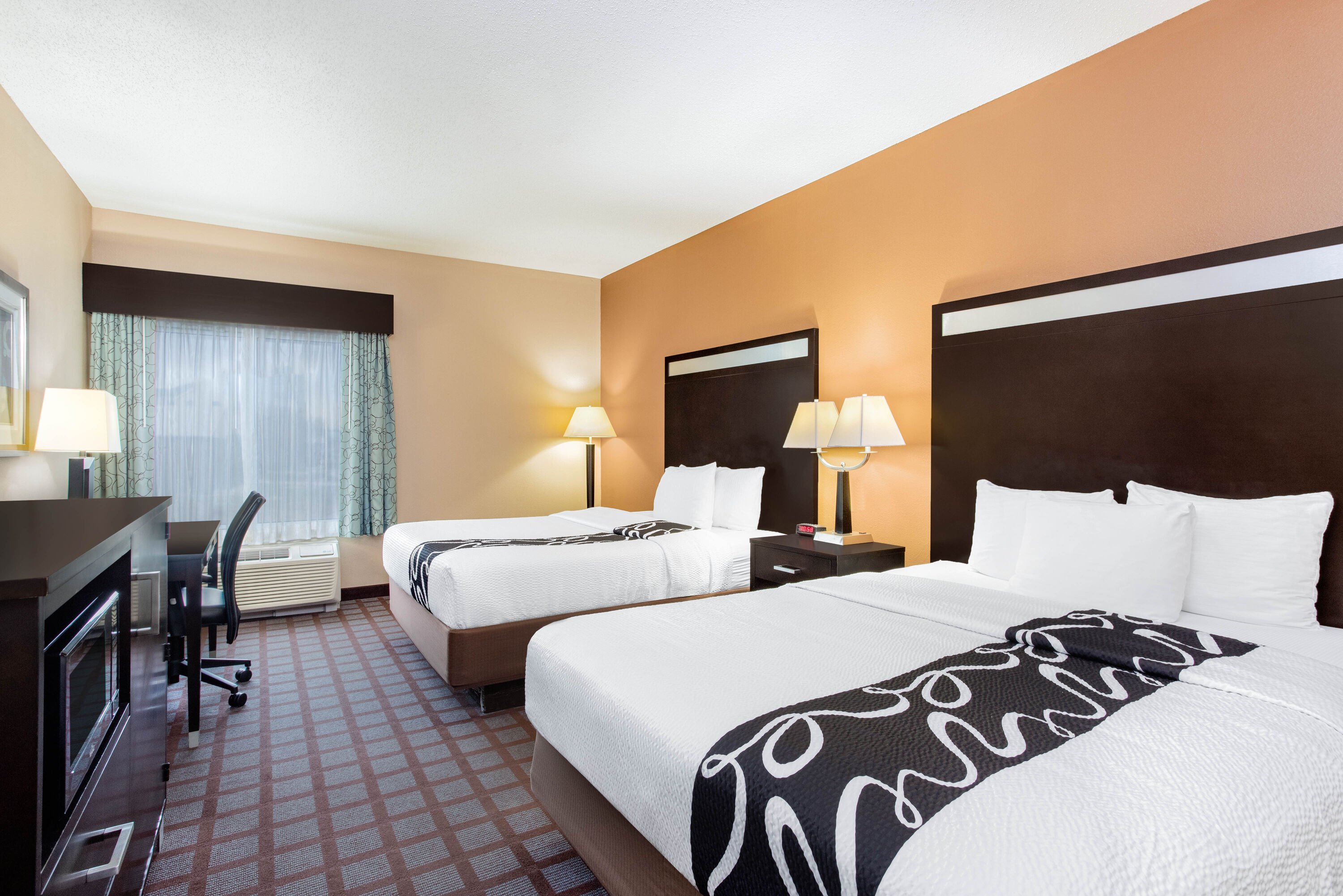 Guest room at the La Quinta by Wyndham Indianapolis Airport Plainfield in Plainfield, Indiana