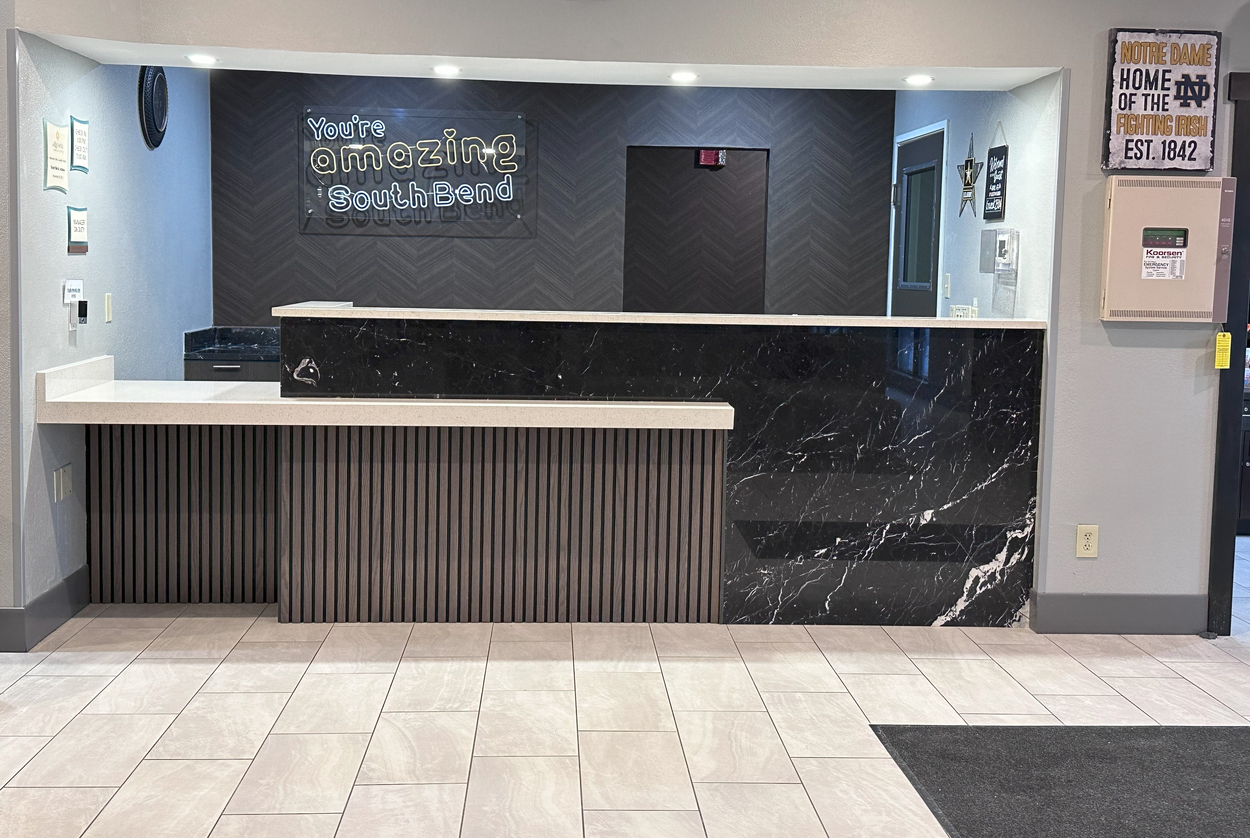 La Quinta Inn & Suites by Wyndham South Bend reception in South Bend, Indiana