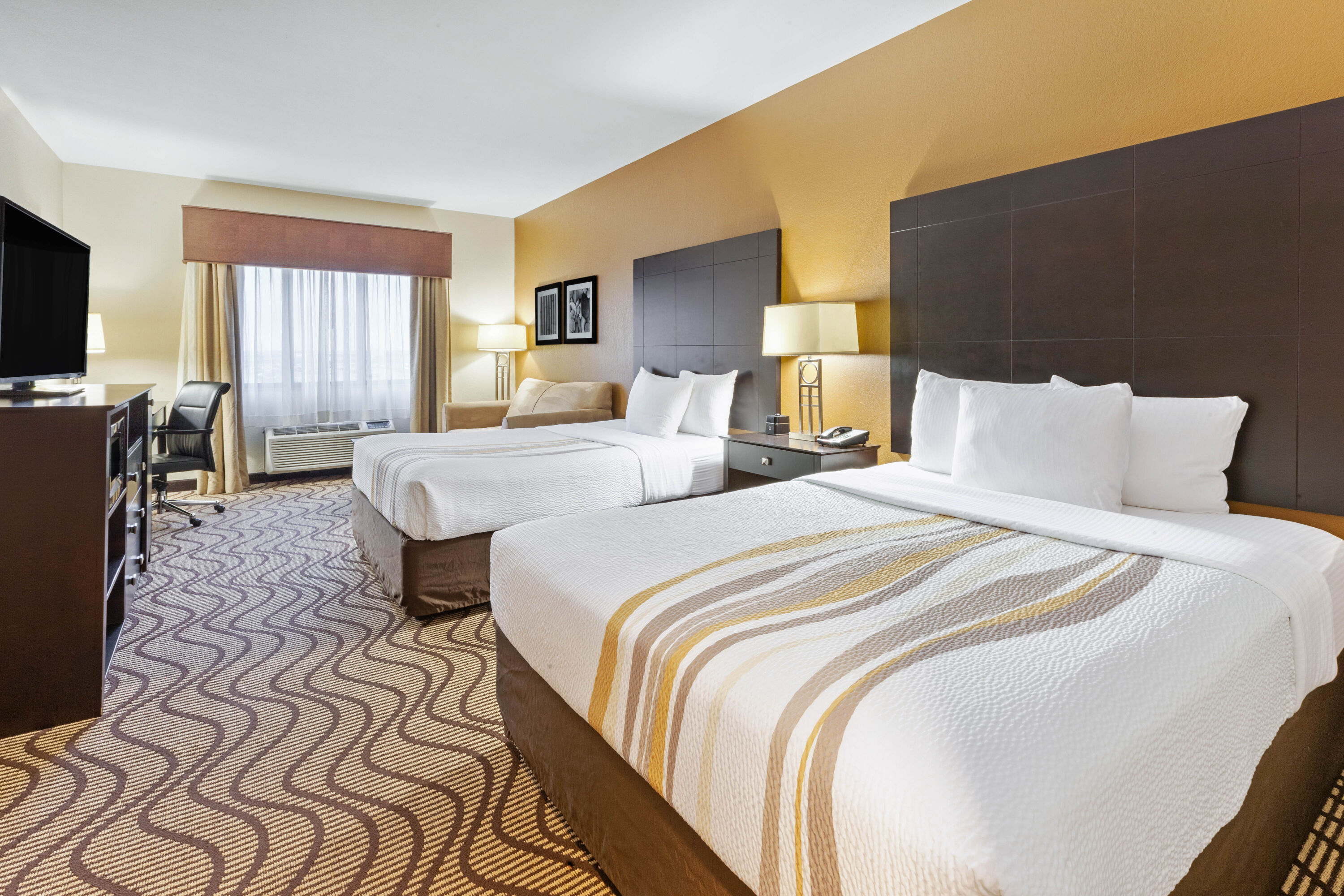 La Quinta Inn & Suites by Wyndham South Bend suite in South Bend, Indiana
