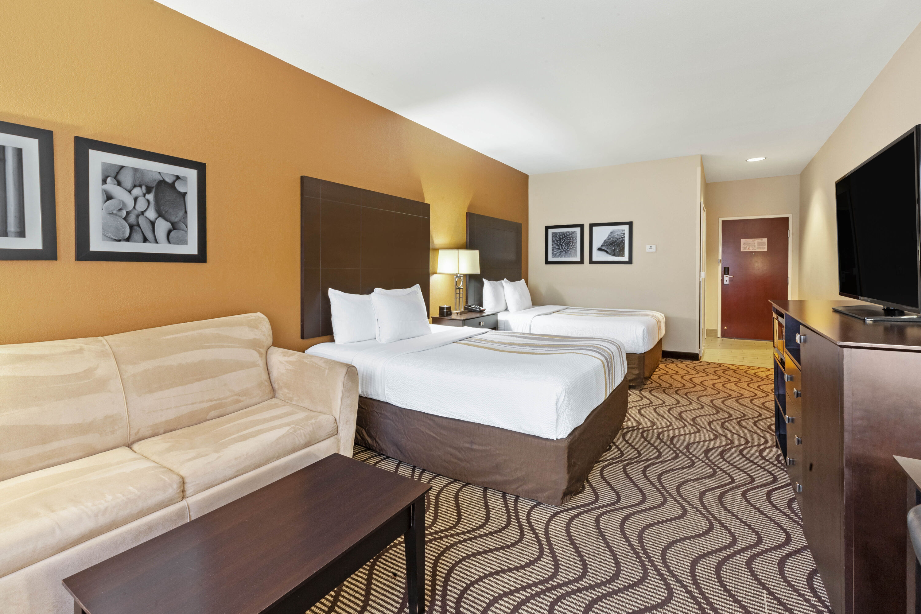 La Quinta Inn & Suites by Wyndham South Bend suite in South Bend, Indiana