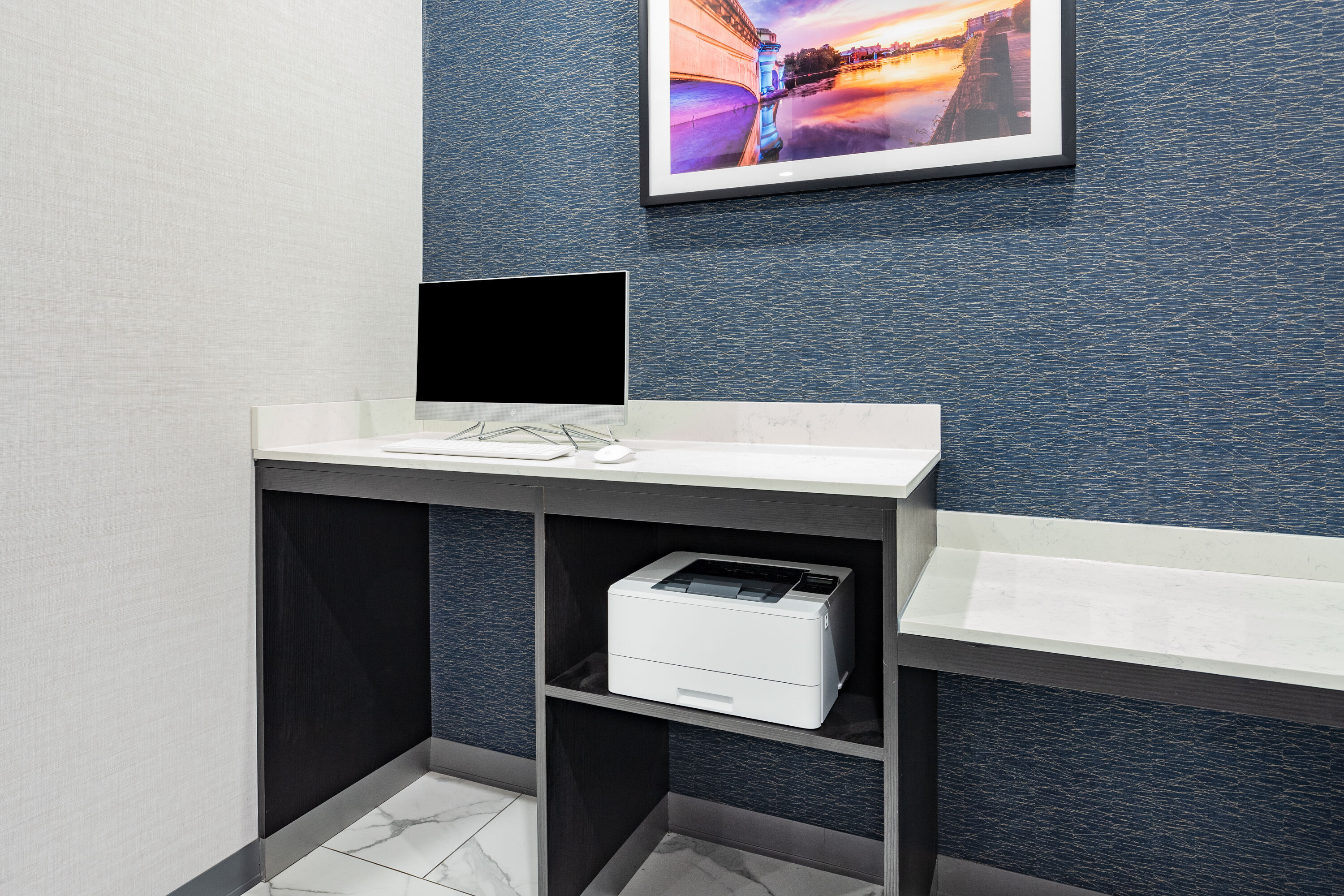 LaQuinta Suites by Wyndham South Bend Notre Dame Area business center in South Bend, Indiana