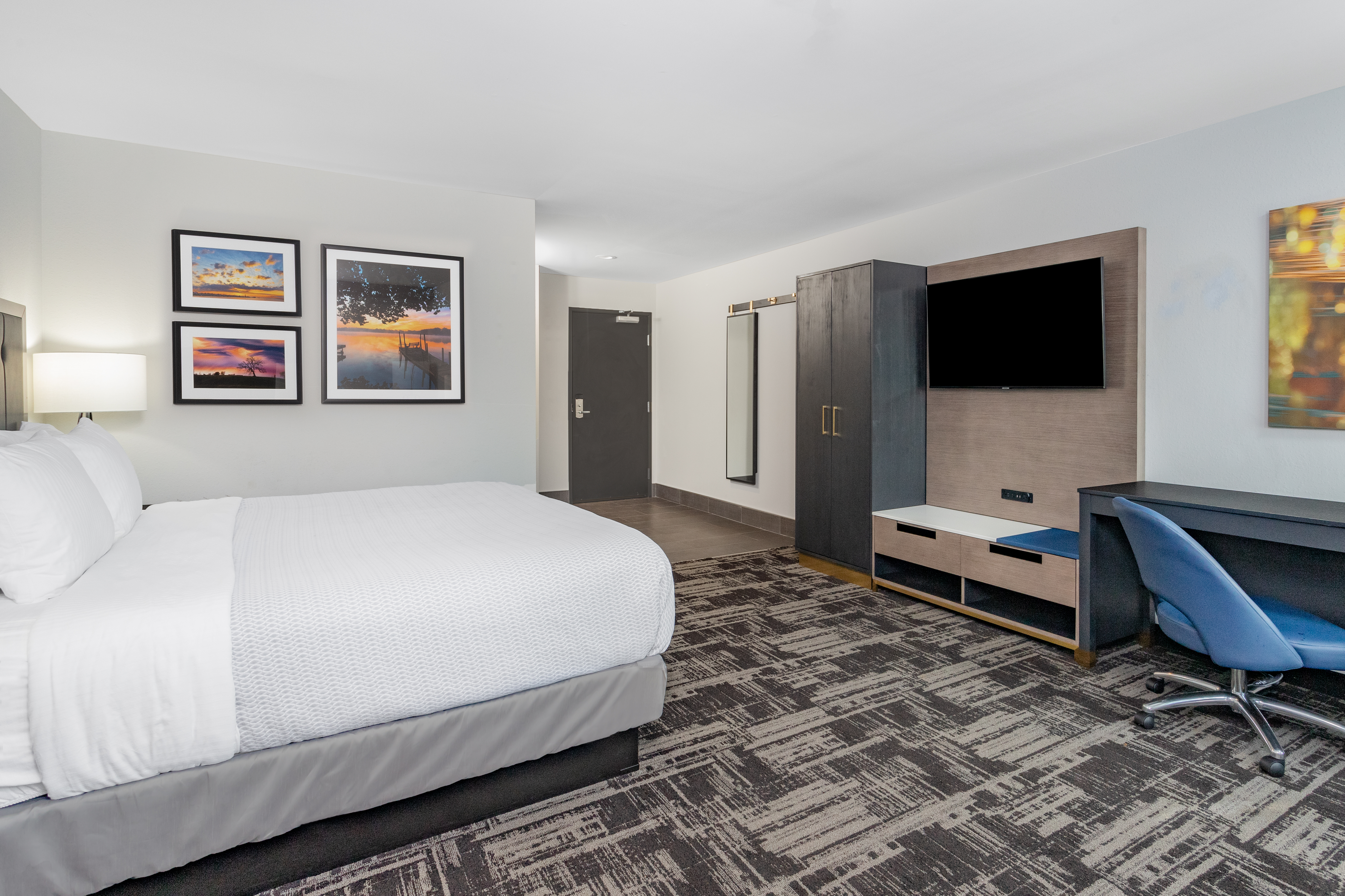 LaQuinta Suites by Wyndham South Bend Notre Dame Area suite in South Bend, Indiana