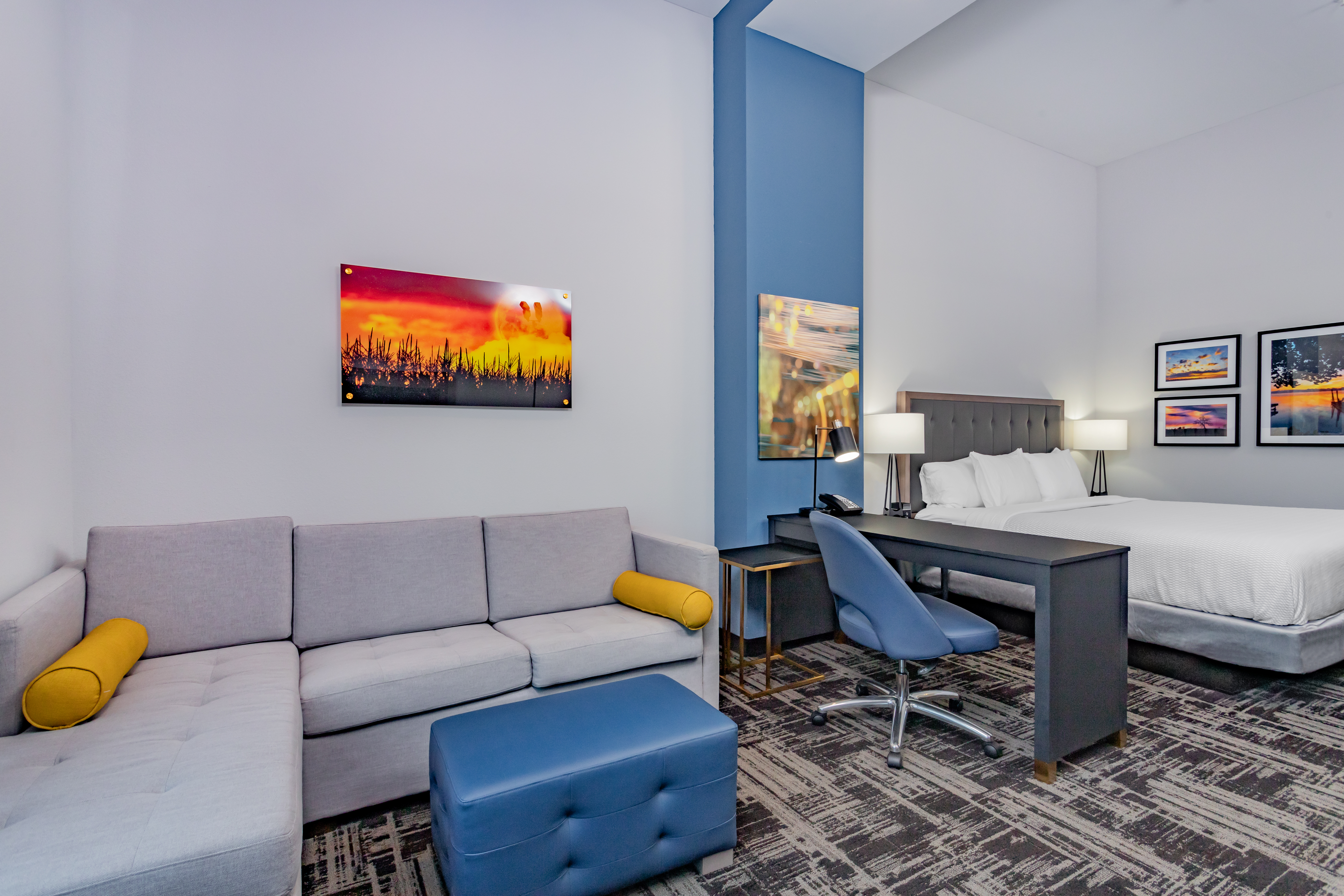 LaQuinta Suites by Wyndham South Bend Notre Dame Area suite in South Bend, Indiana