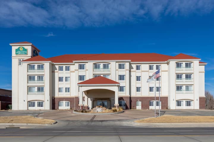 La Quinta Inn Suites By Wyndham Dodge City Dodge City Ks Hotels