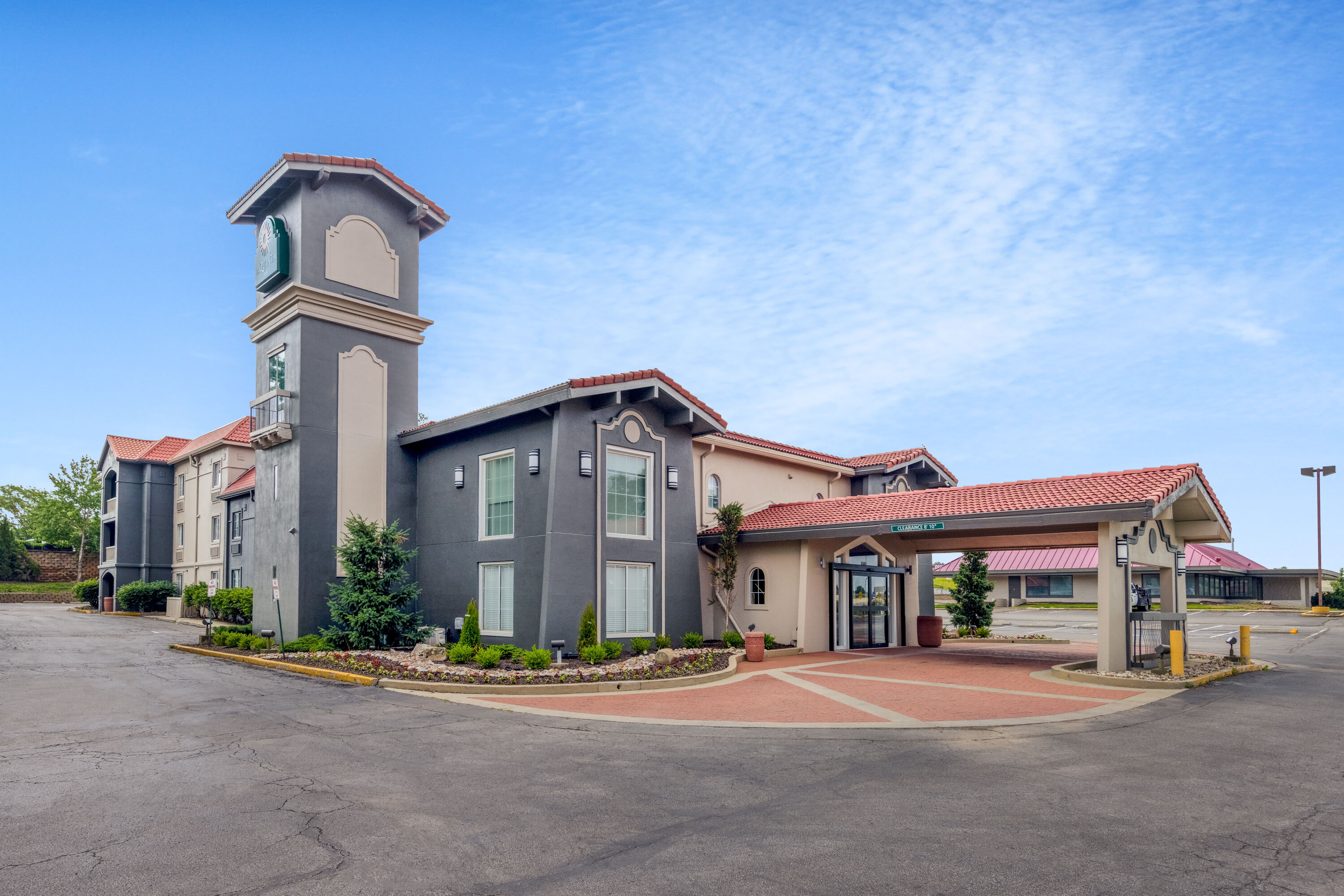 Exterior of La Quinta Inn by Wyndham Kansas City Lenexa hotel in Lenexa, Kansas