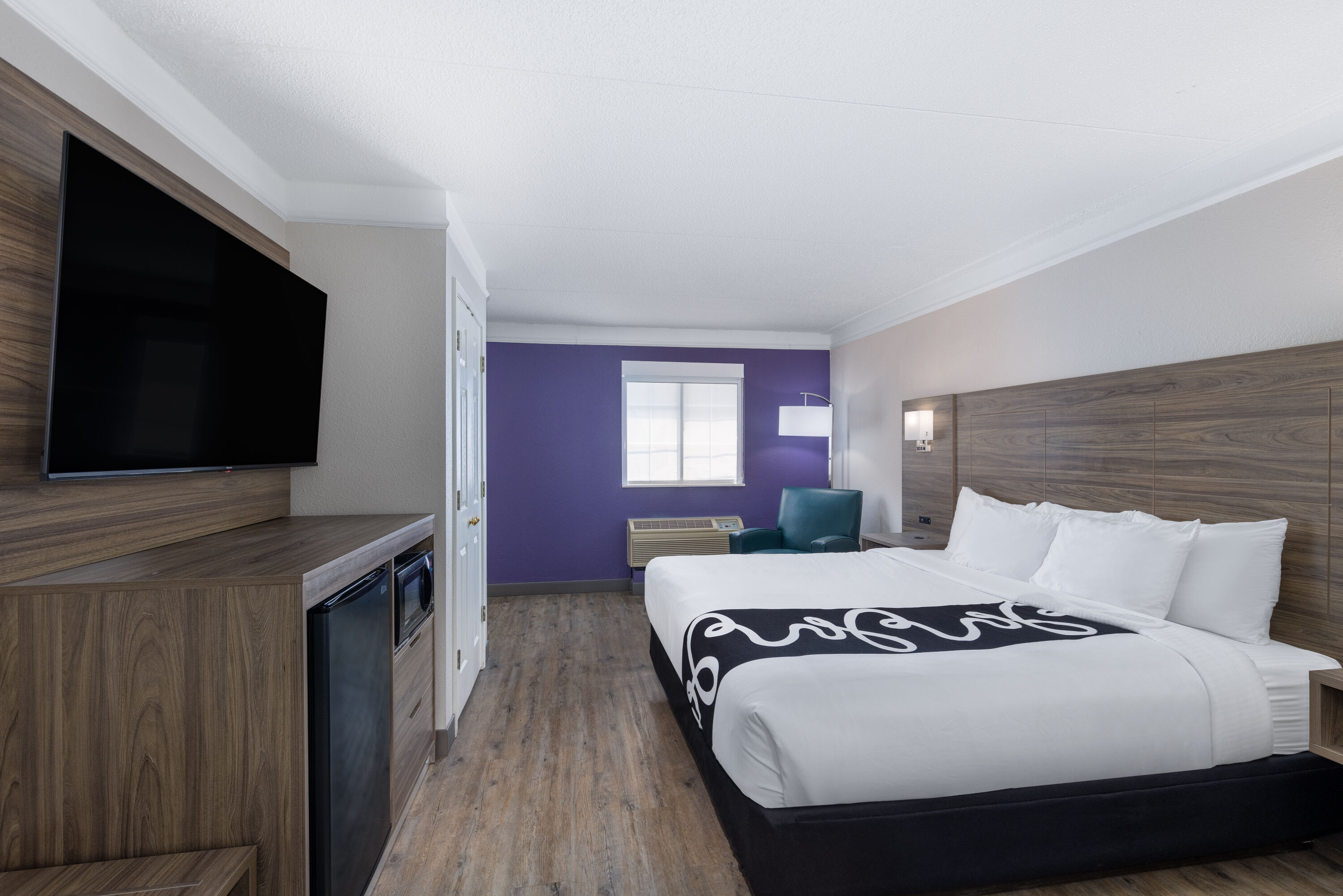 Guest room at the La Quinta Inn by Wyndham Kansas City Lenexa in Lenexa, Kansas