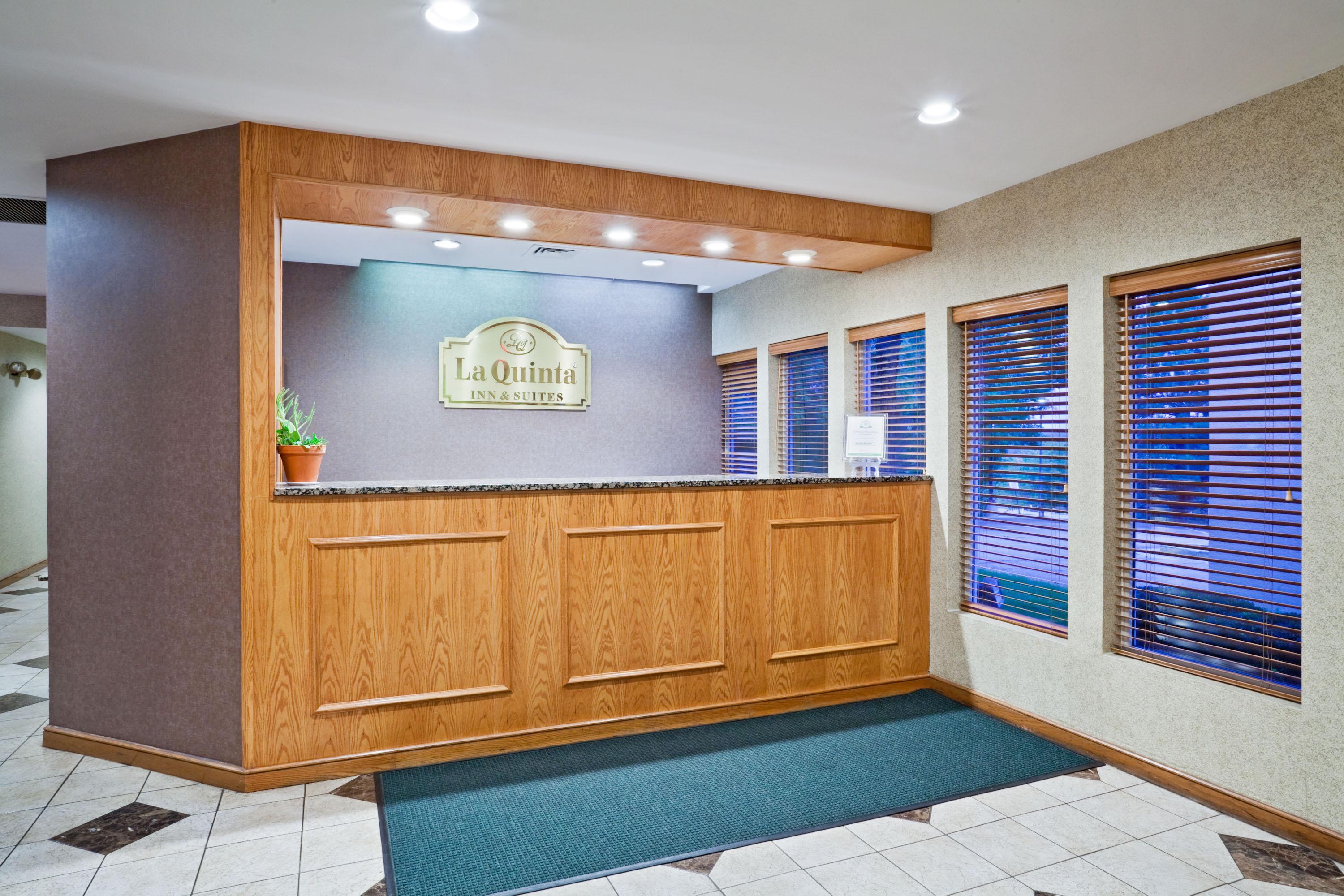 La Quinta Inn Amp Suites By Wyndham Overland Park Overland