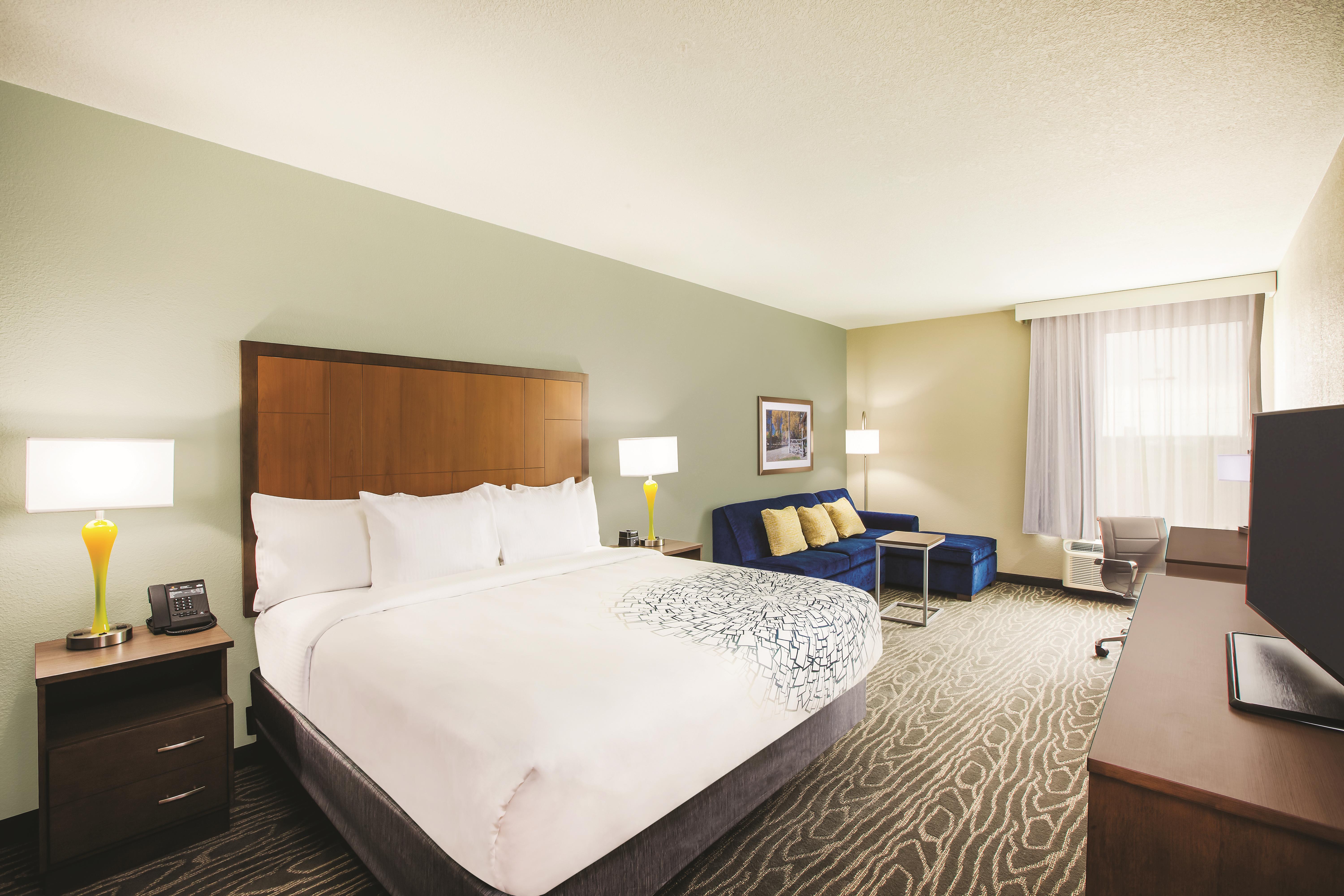 Guest room at the La Quinta Inn & Suites by Wyndham Wichita Northeast in Wichita, Kansas