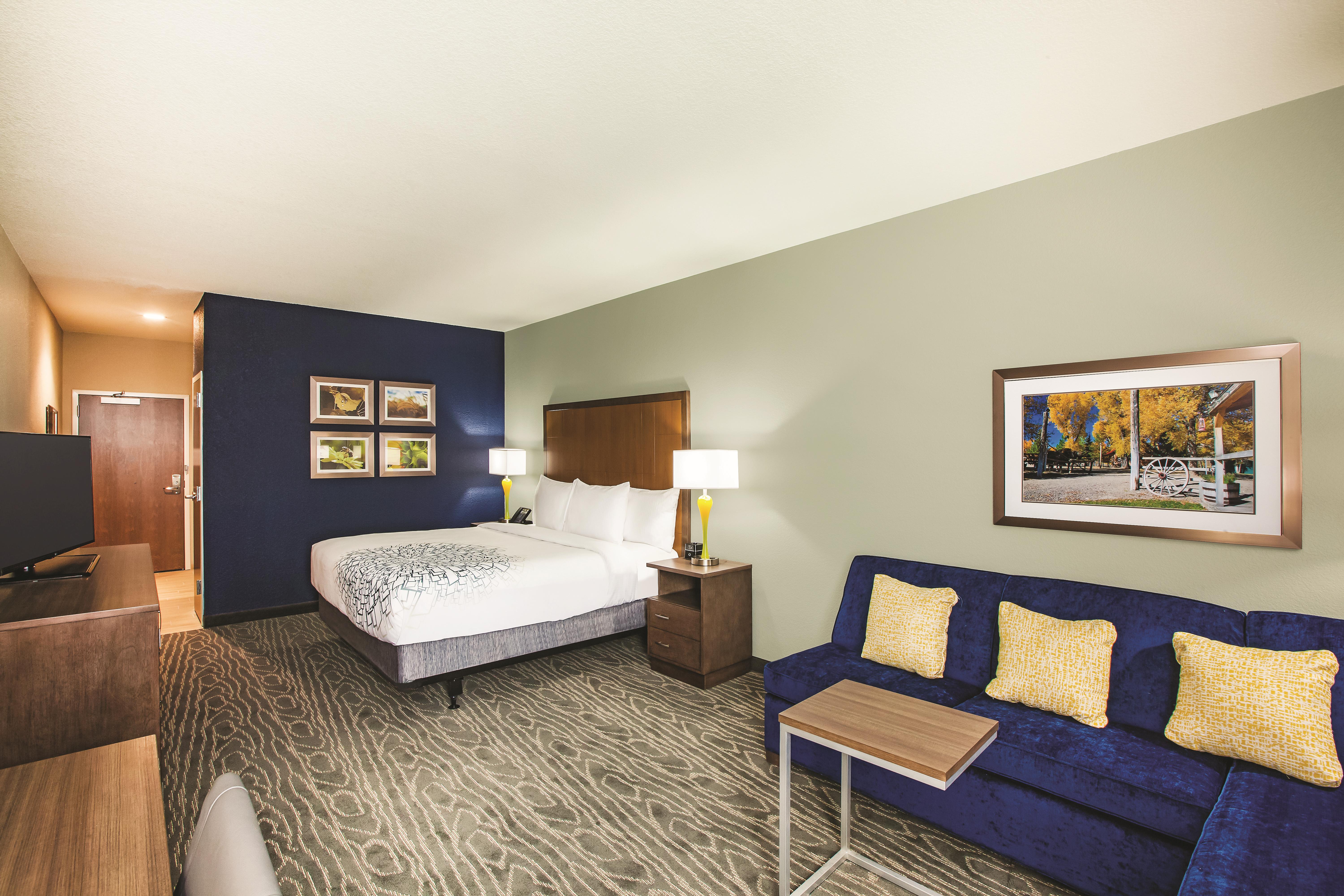 Guest room at the La Quinta Inn & Suites by Wyndham Wichita Northeast in Wichita, Kansas