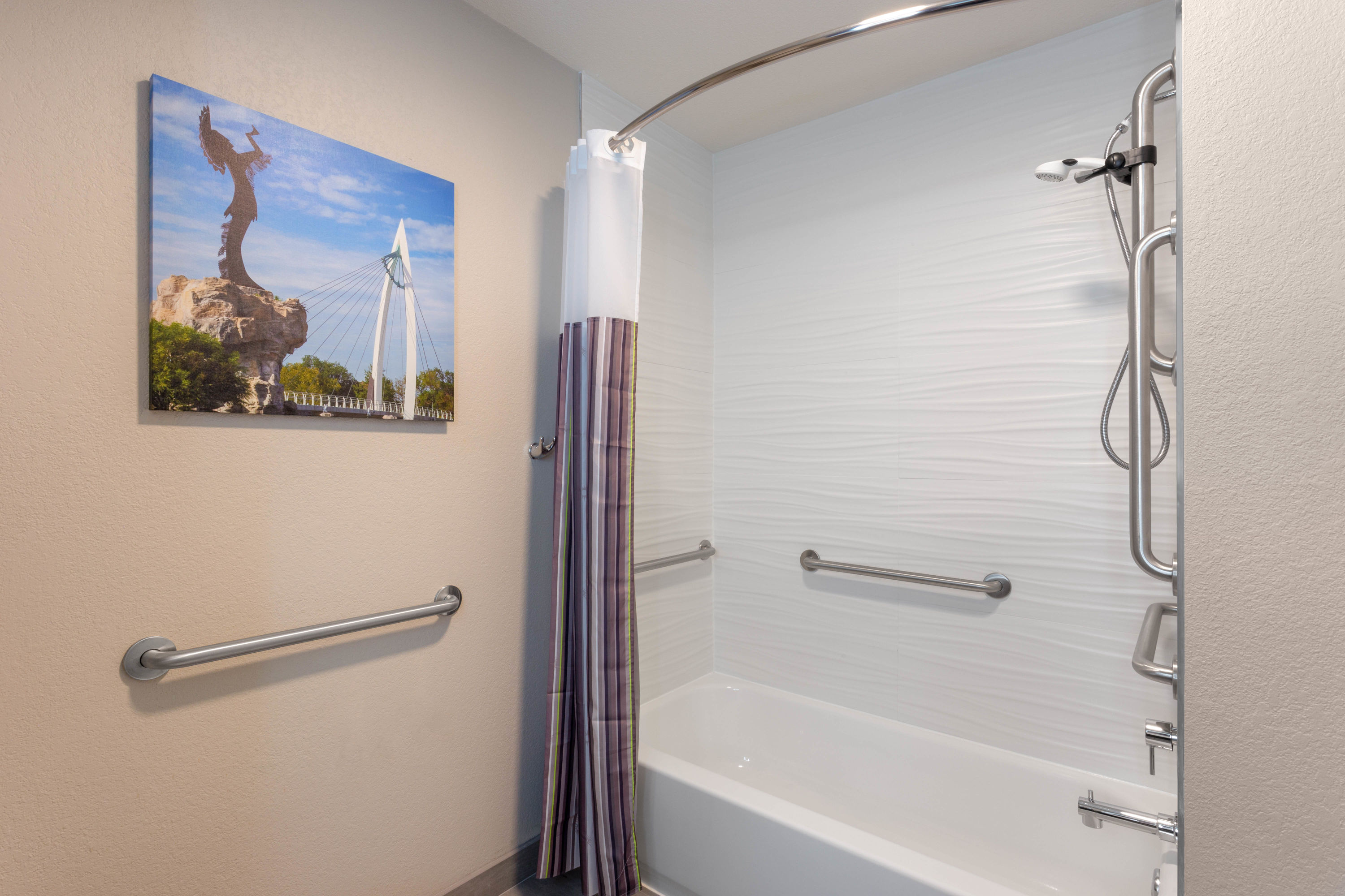 La Quinta Inn Amp Suites By Wyndham Wichita Airport