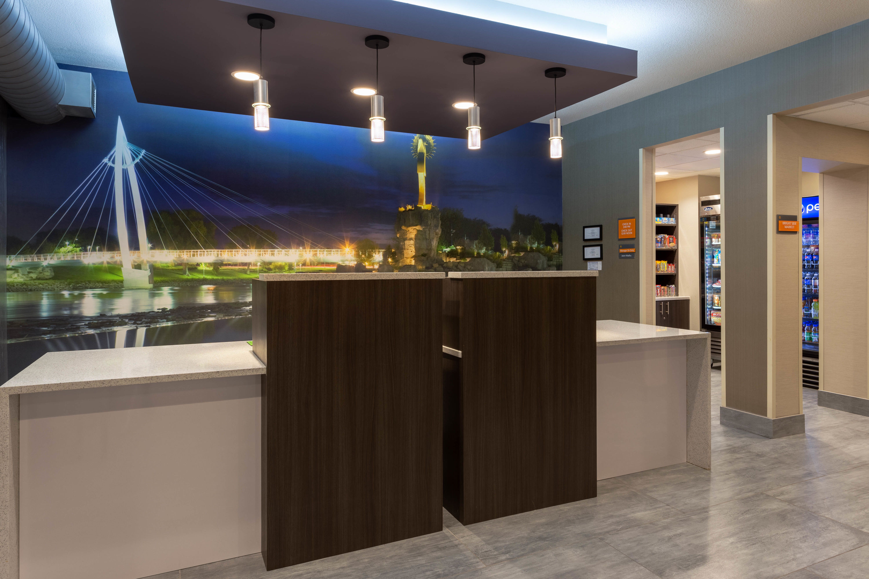 La Quinta Inn Amp Suites By Wyndham Wichita Airport