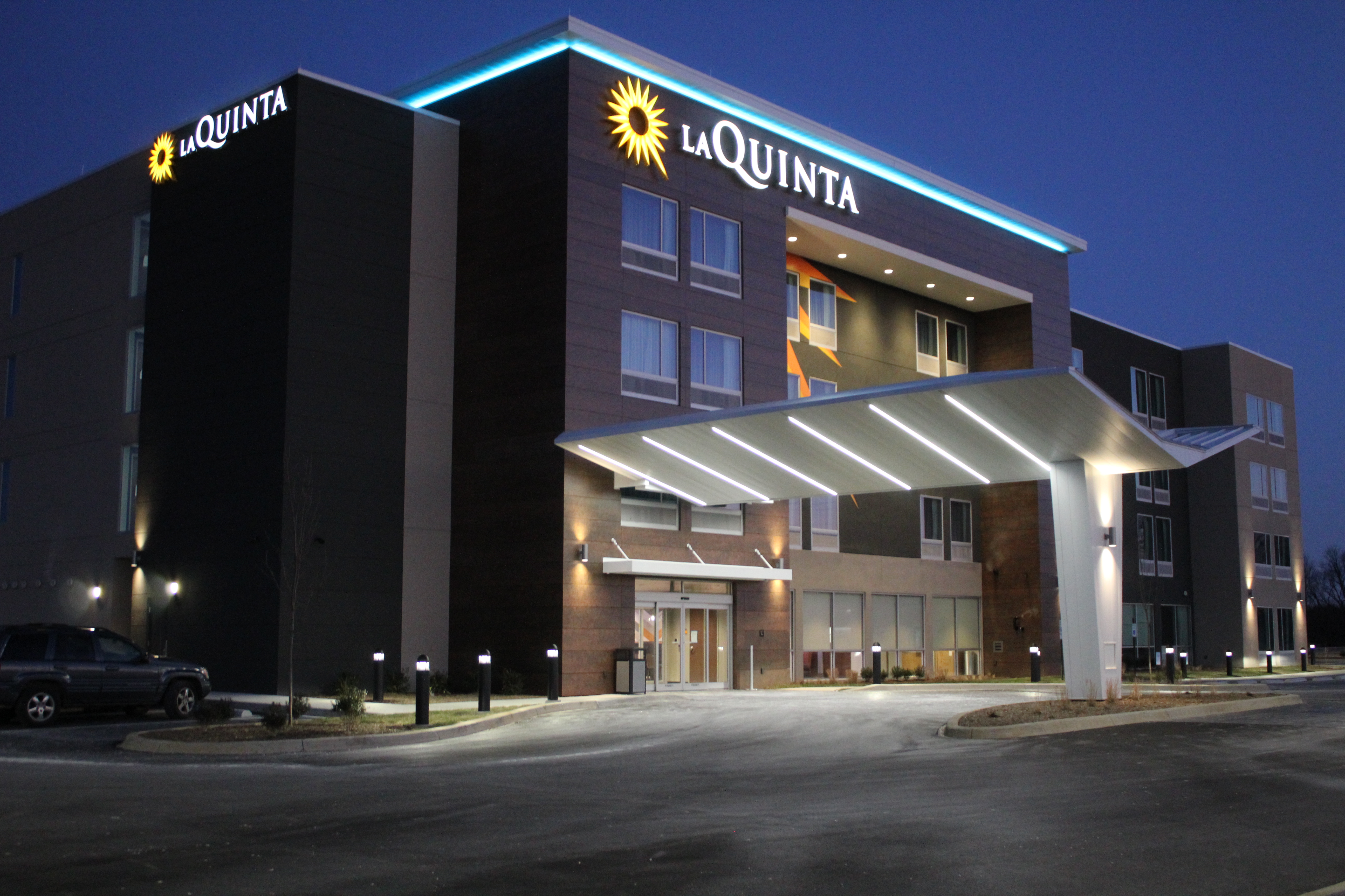 La Quinta Inn & Suites by Wyndham Bardstown Bardstown, KY Hotels