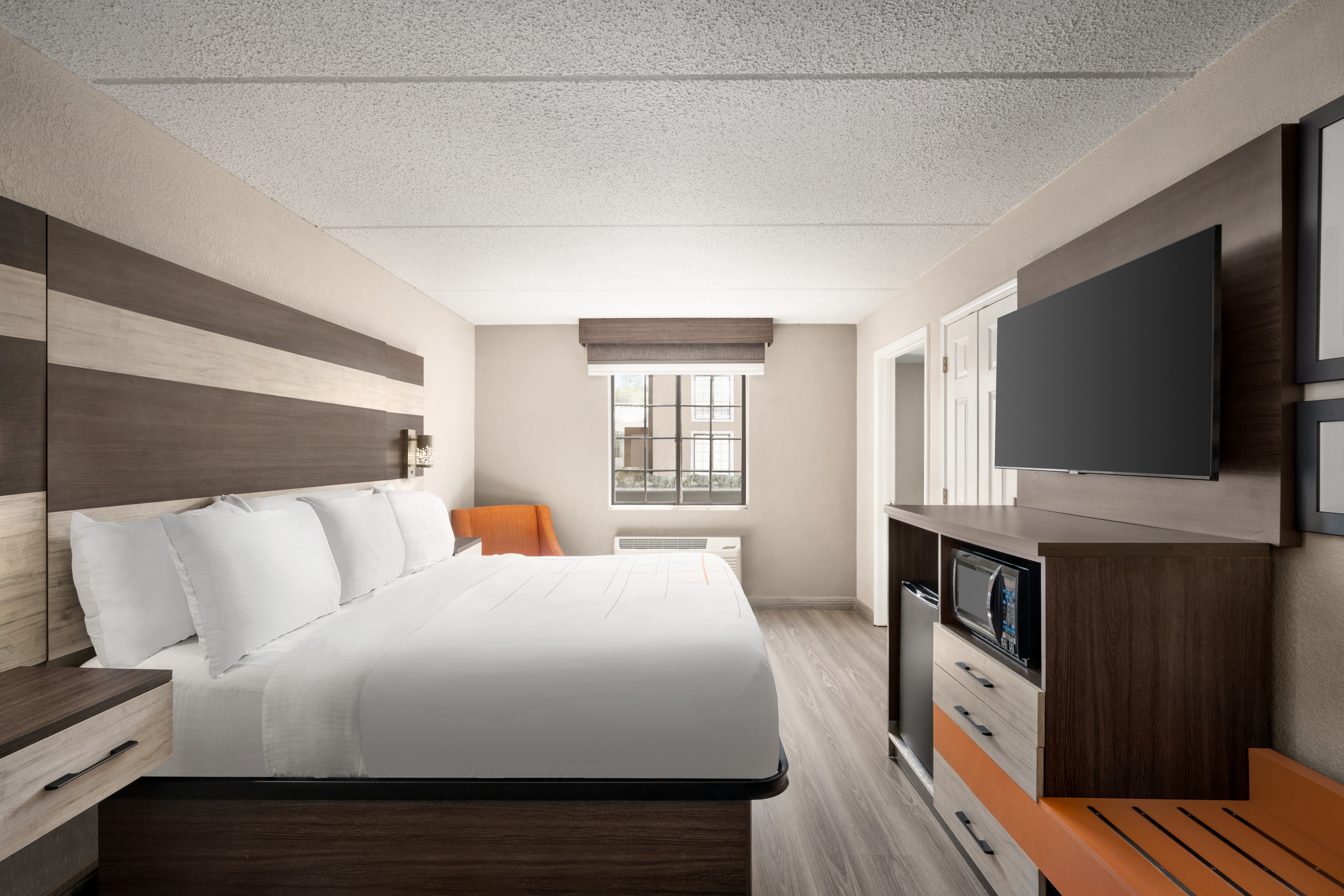 Guest room at the La Quinta Inn Lexington/Horse Park in Lexington, Kentucky