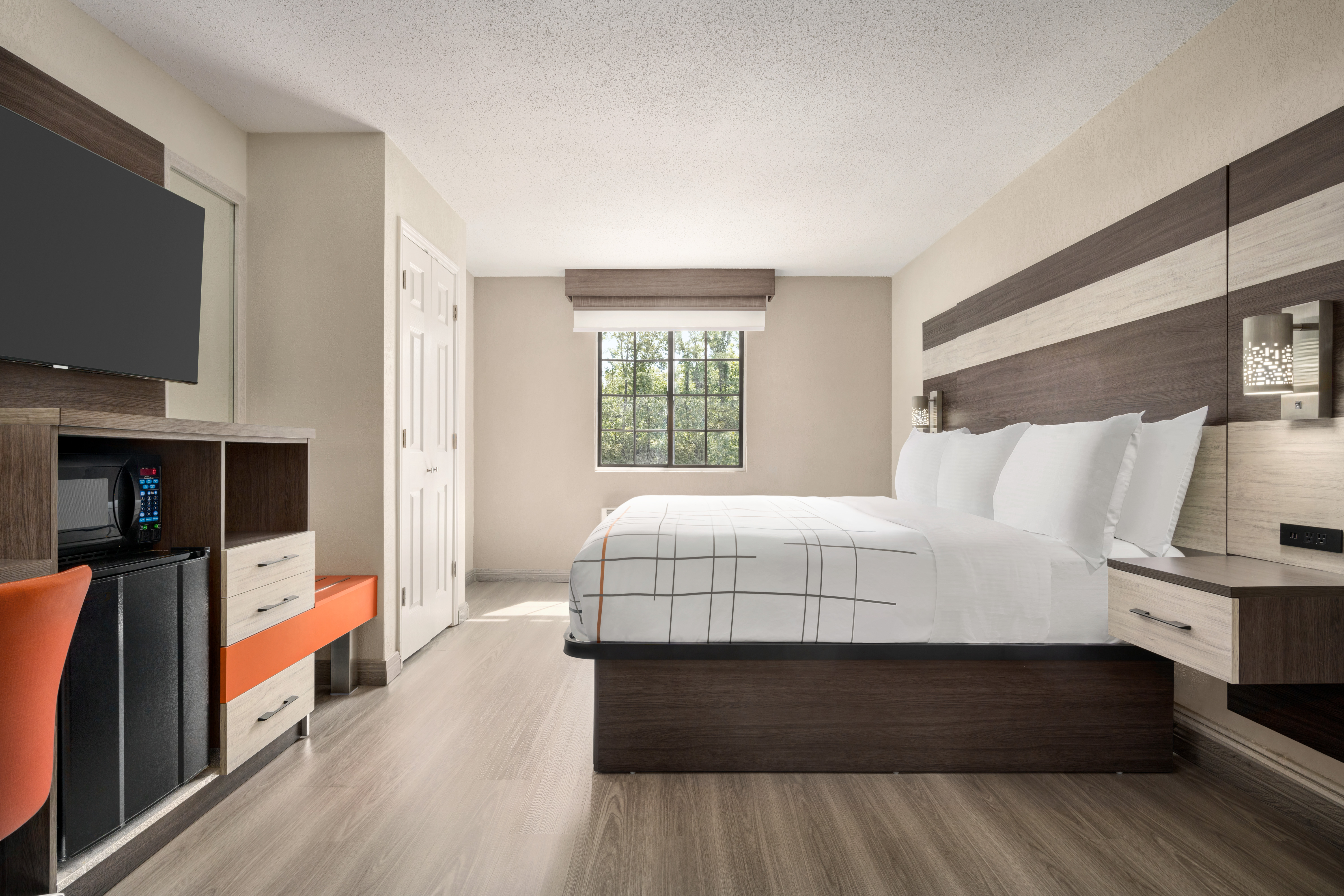 Guest room at the La Quinta Inn Lexington/Horse Park in Lexington, Kentucky