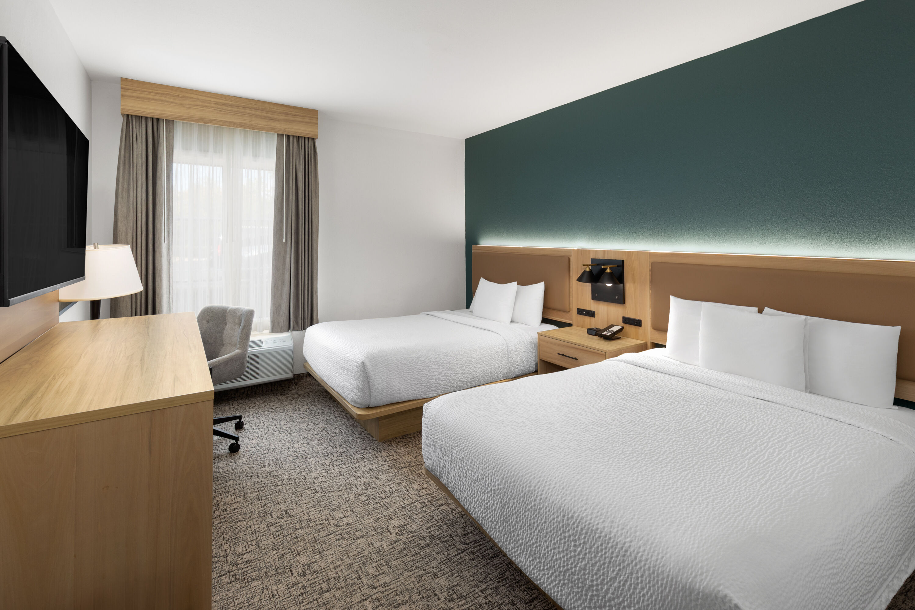 Guest room at the La Quinta Inn & Suites by Wyndham Lexington South / Hamburg in Lexington, Kentucky