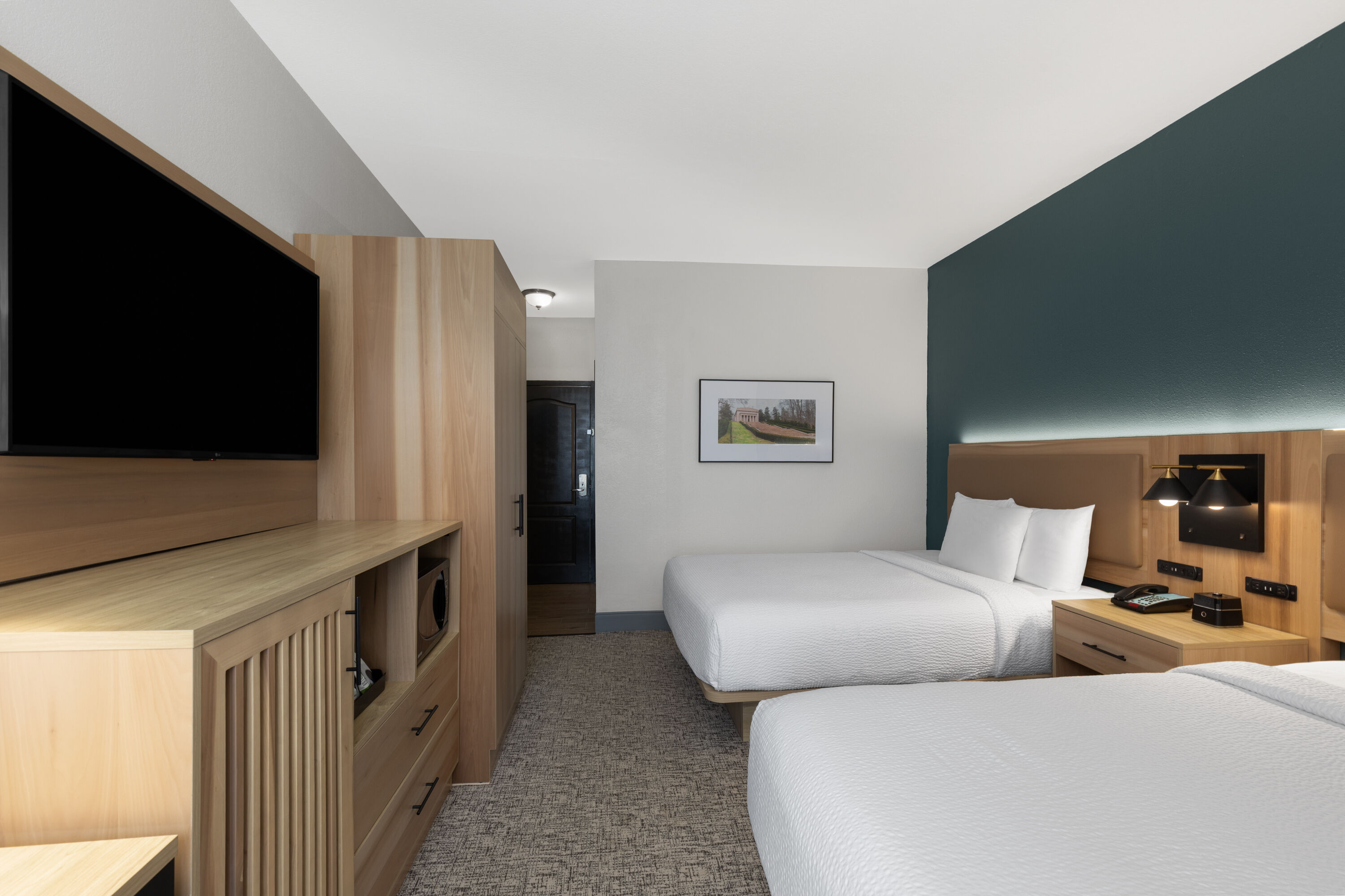 Guest room at the La Quinta Inn & Suites by Wyndham Lexington South / Hamburg in Lexington, Kentucky