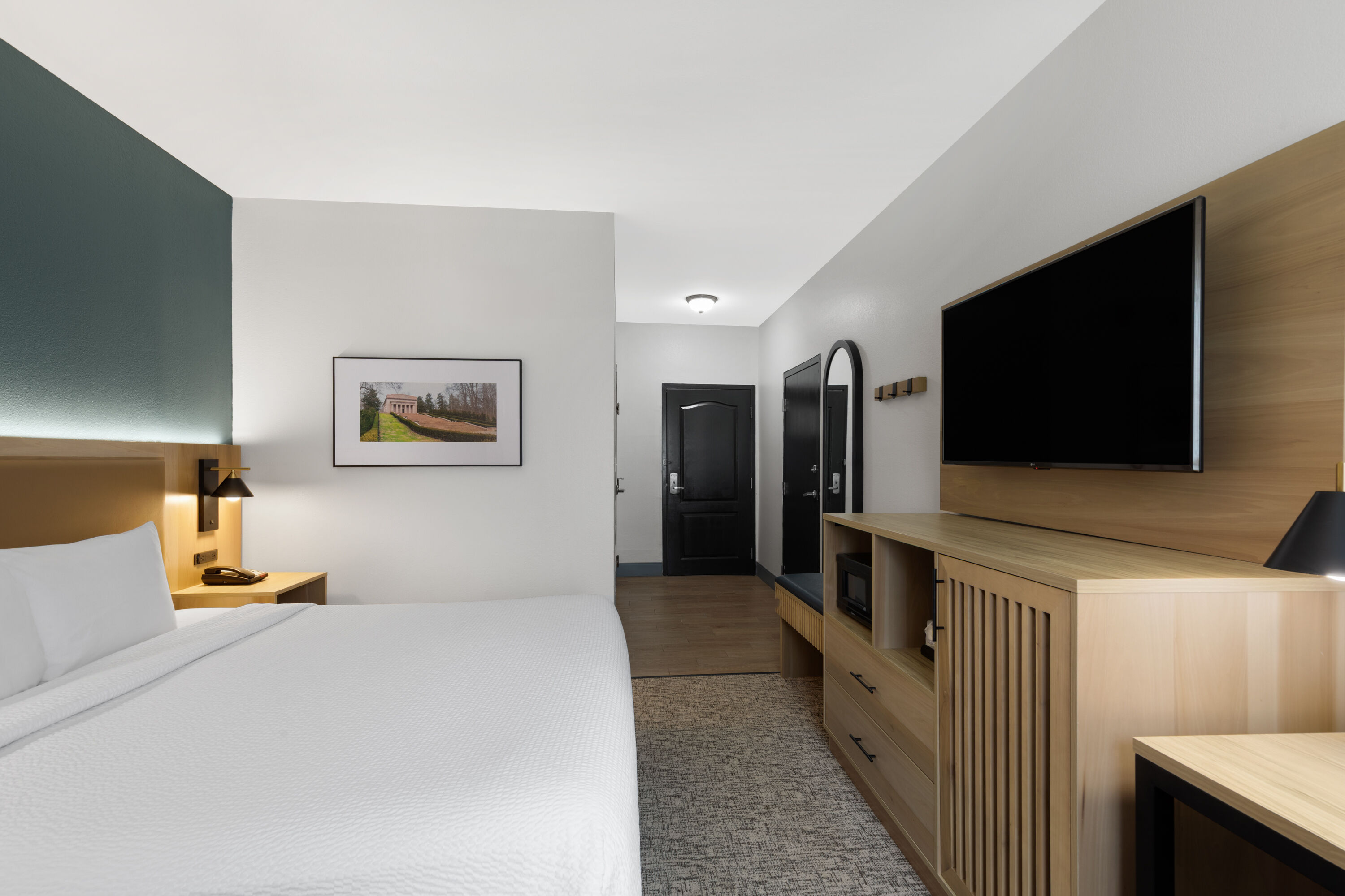 Guest room at the La Quinta Inn & Suites by Wyndham Lexington South / Hamburg in Lexington, Kentucky